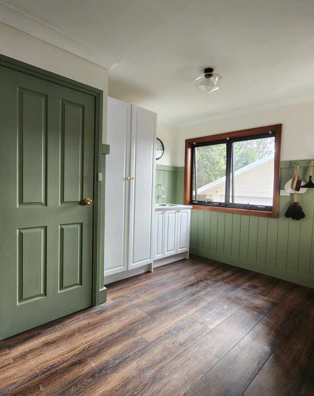 BEFORE - AFTER

We gave this laundry a quick flip, transforming the space with the addition of VJ panelling, adding the charming country feel it was missing!