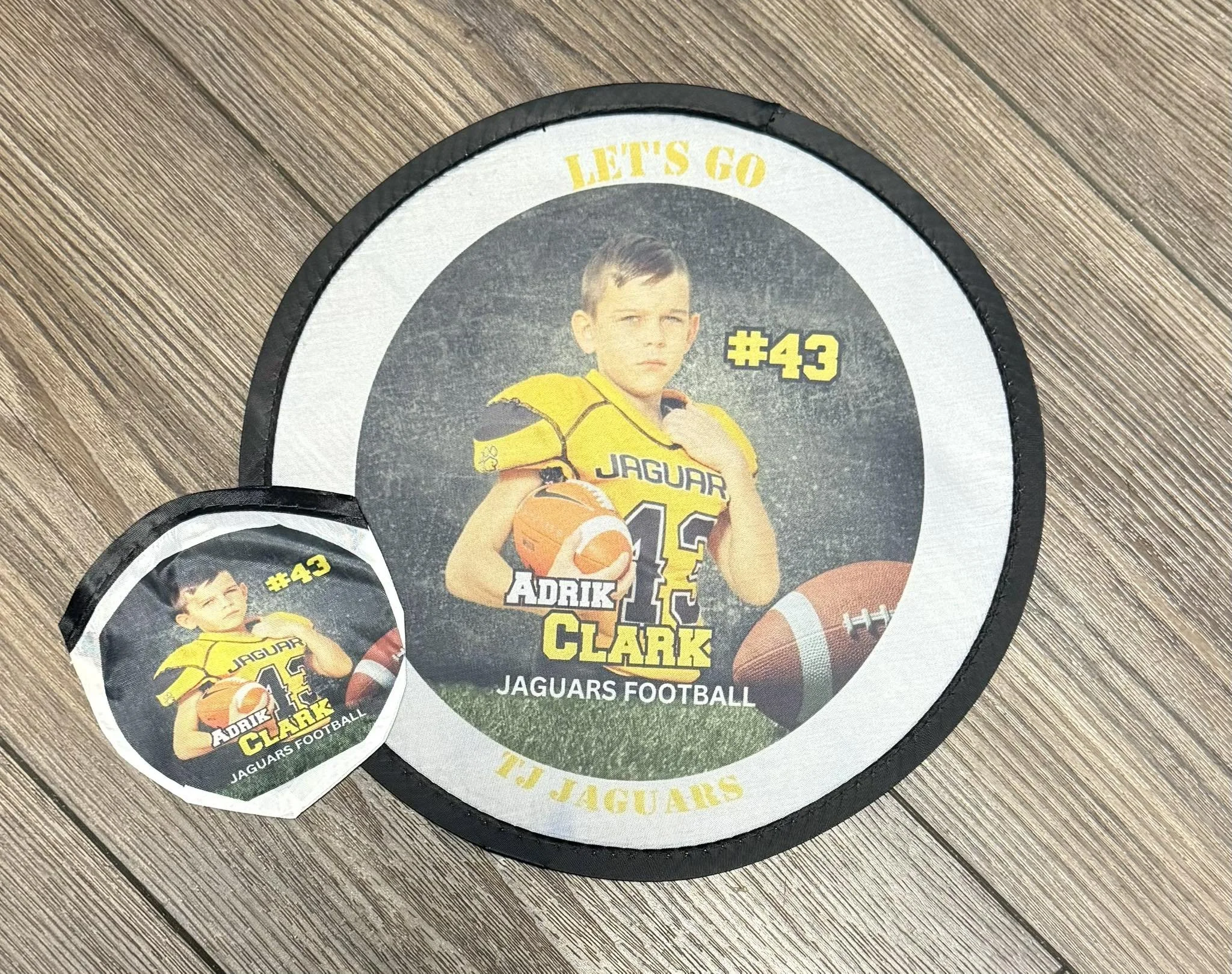 Personalized fold up fan disc