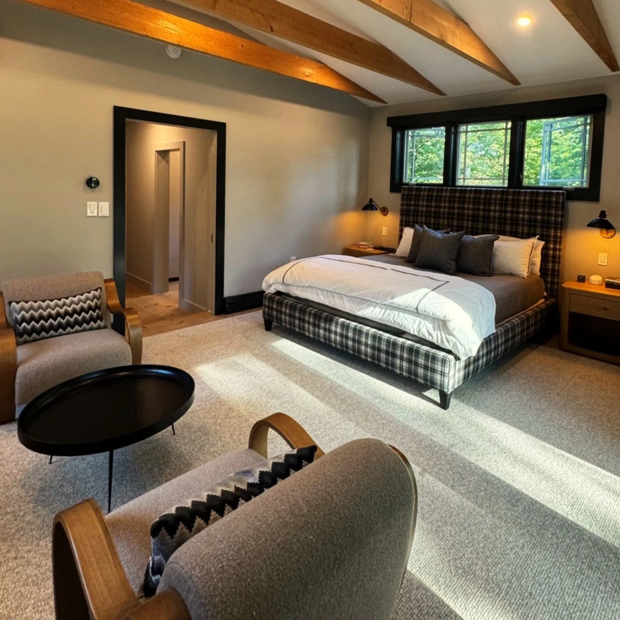 Bearsville-Bungalow-Bearsville-NY-Primary-Bedroom-Amy-Moses-Architecture.jpg