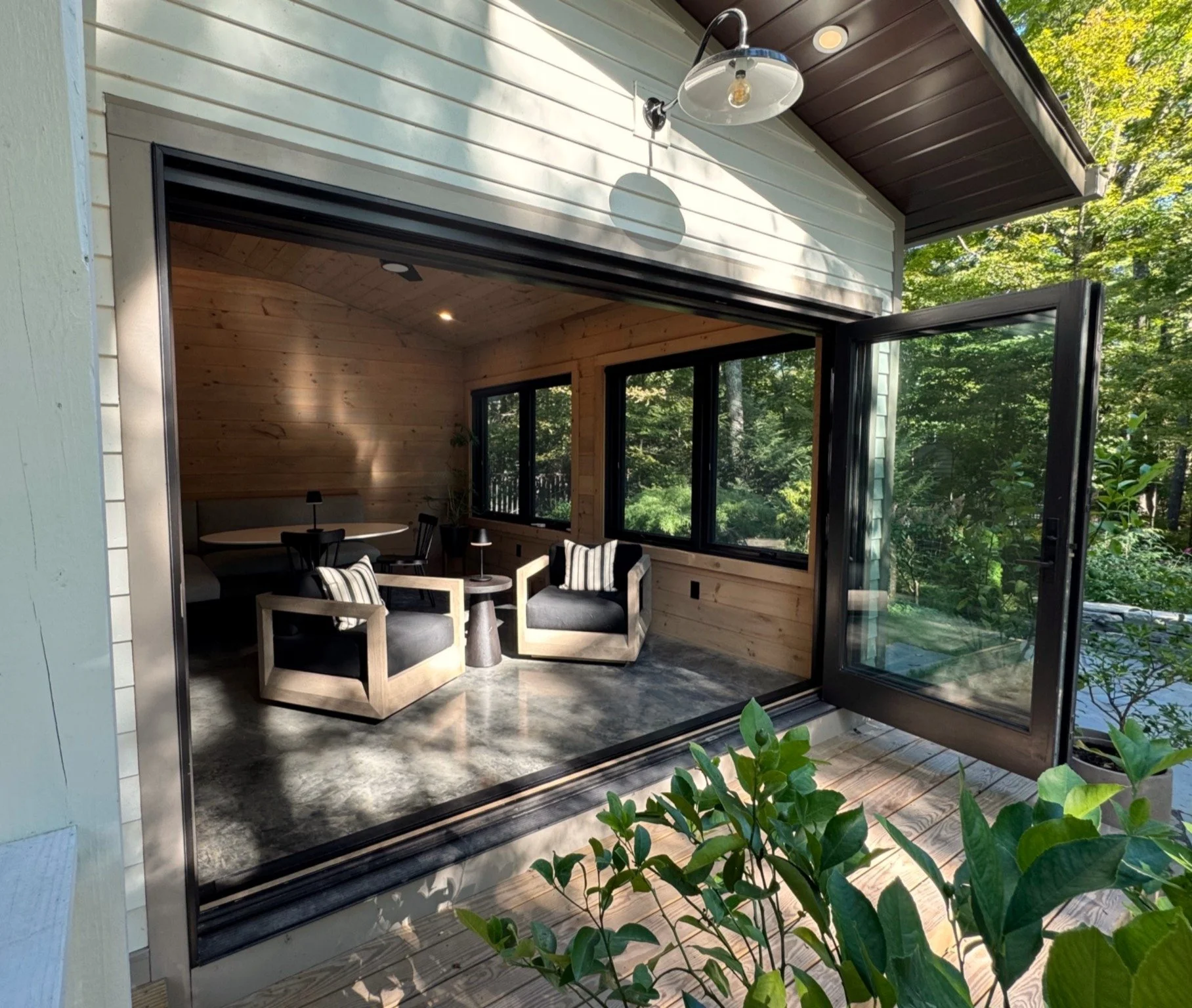 Bearsville-Bungalow-Bearsville-NY-3-season-room-7-Amy-Moses-Architecture.jpg.JPG