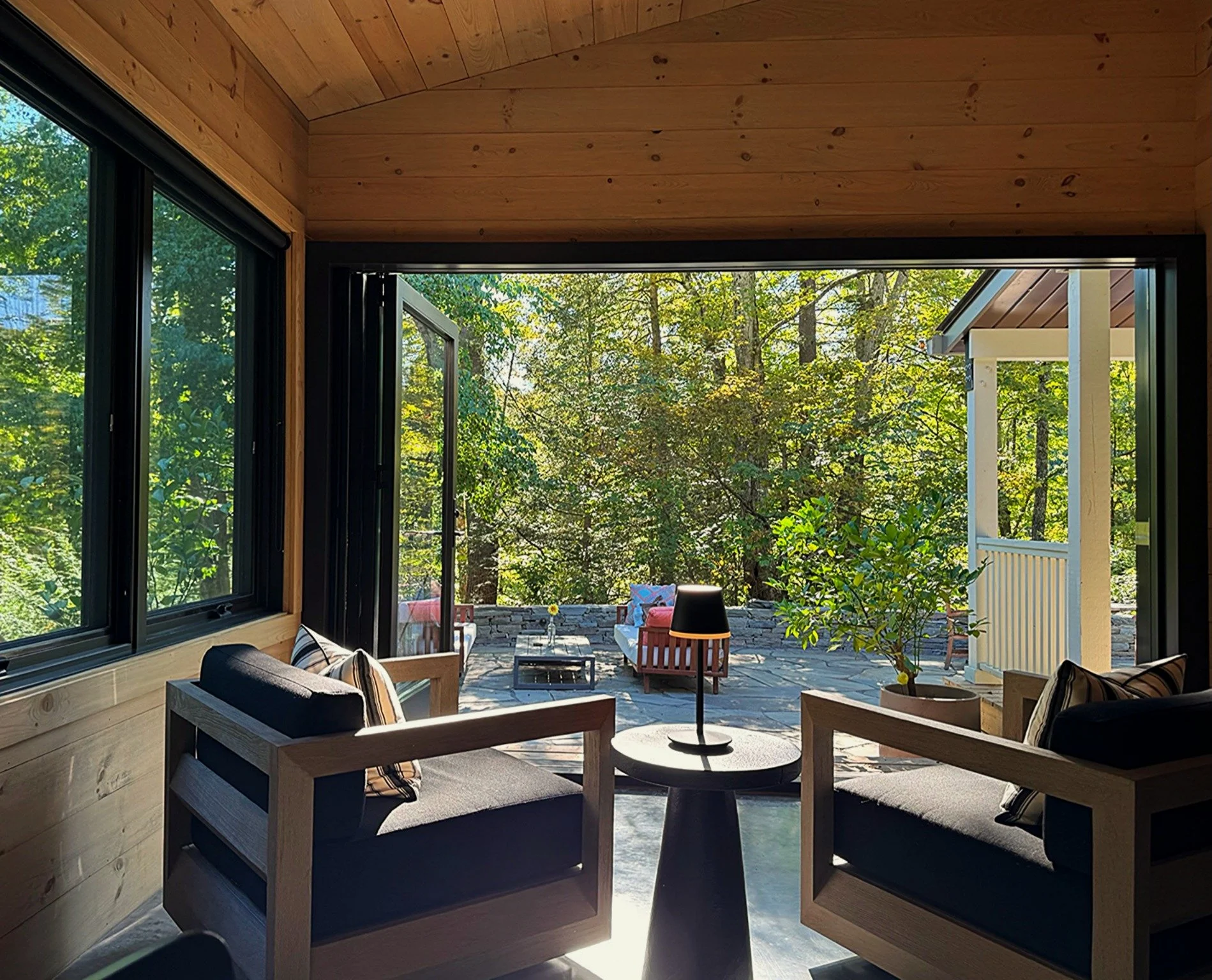 Bearsville-Bungalow-Bearsville-NY-3-season-room-2-Amy-Moses-Architecture.jpg.JPG