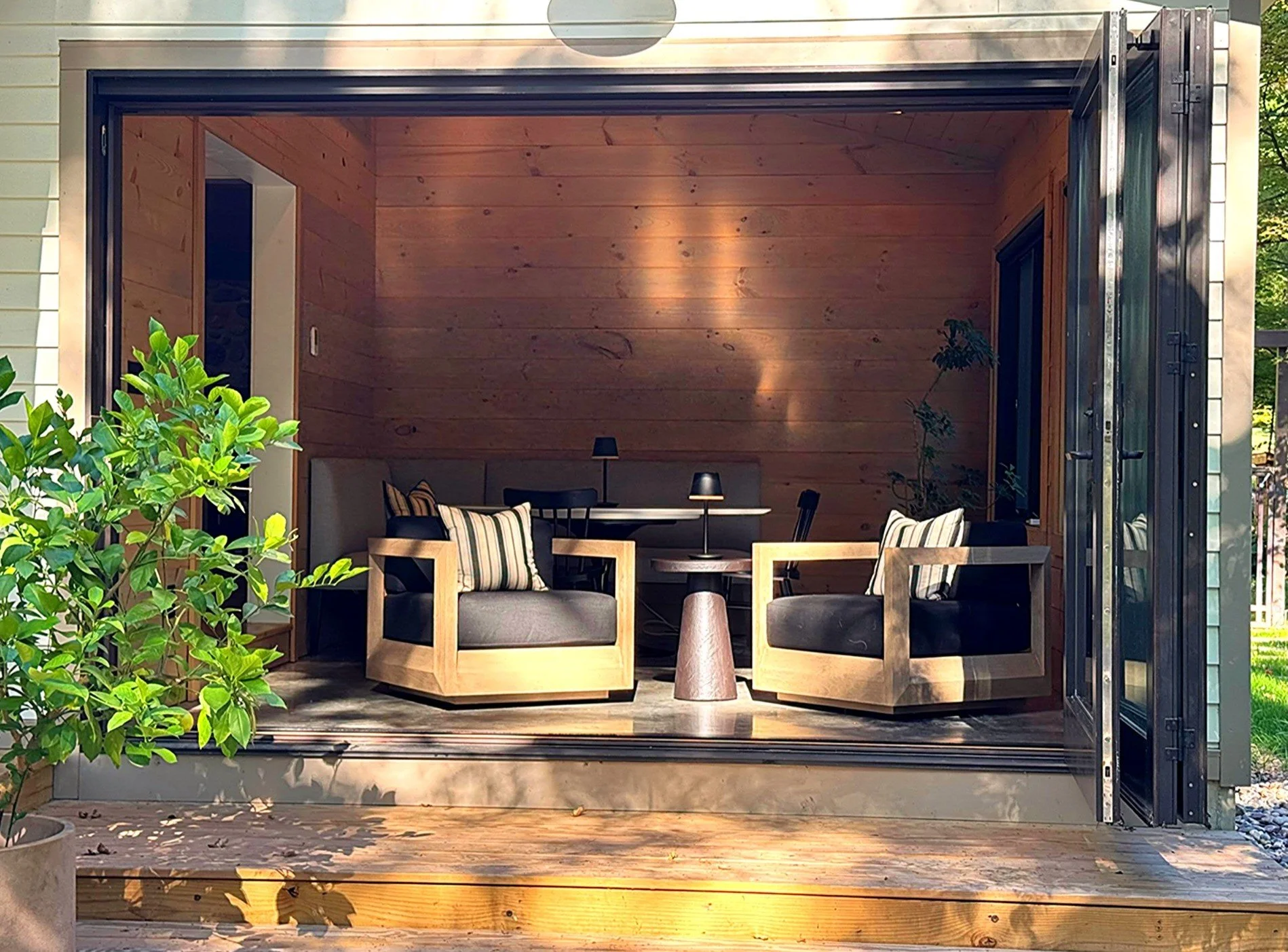 Bearsville-Bungalow-Bearsville-NY-3-season-room-6-Amy-Moses-Architecture.jpg.JPG