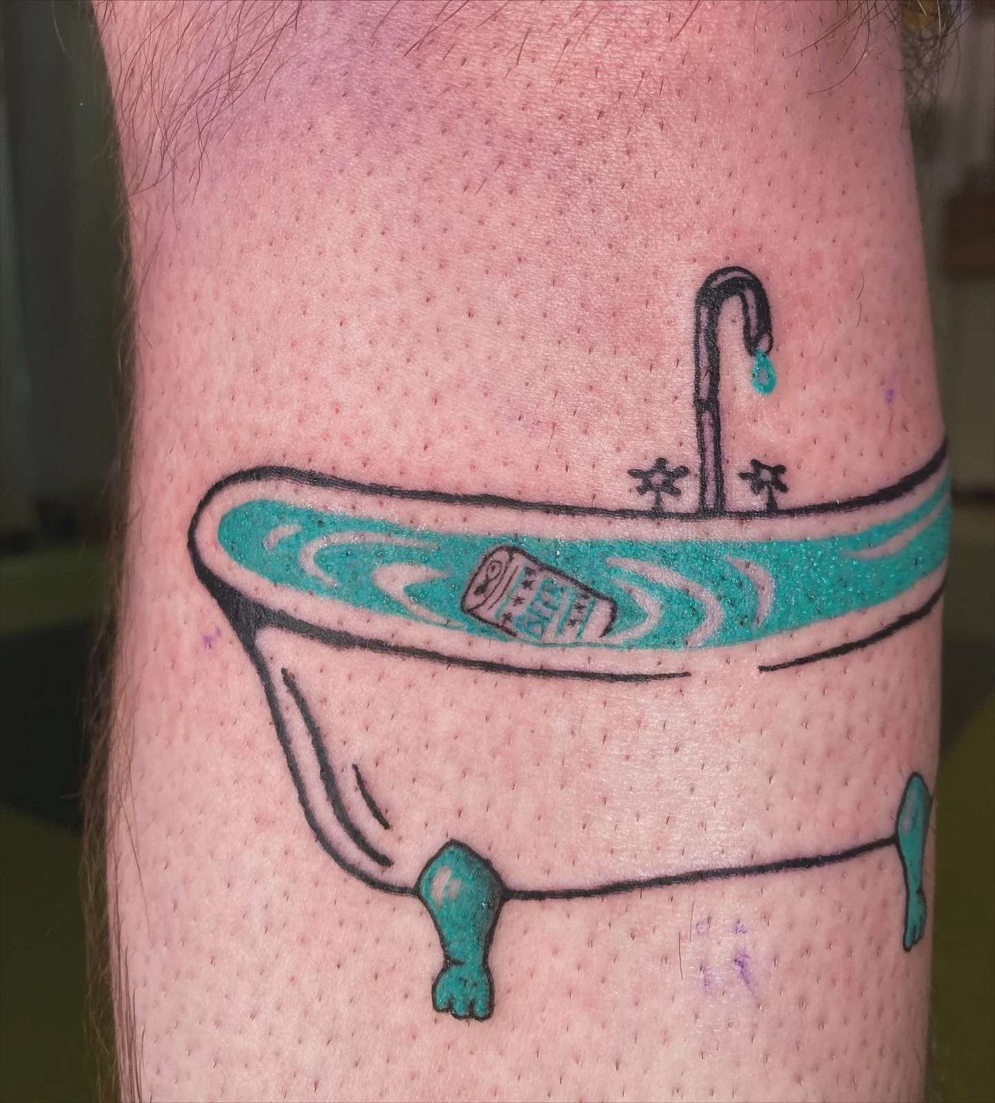 2 customs for aarin and mandy in tribute to one of their favorite books! 
Thanks so much for having me for these 🤗 
Anyone that can guess the book gets some serious points