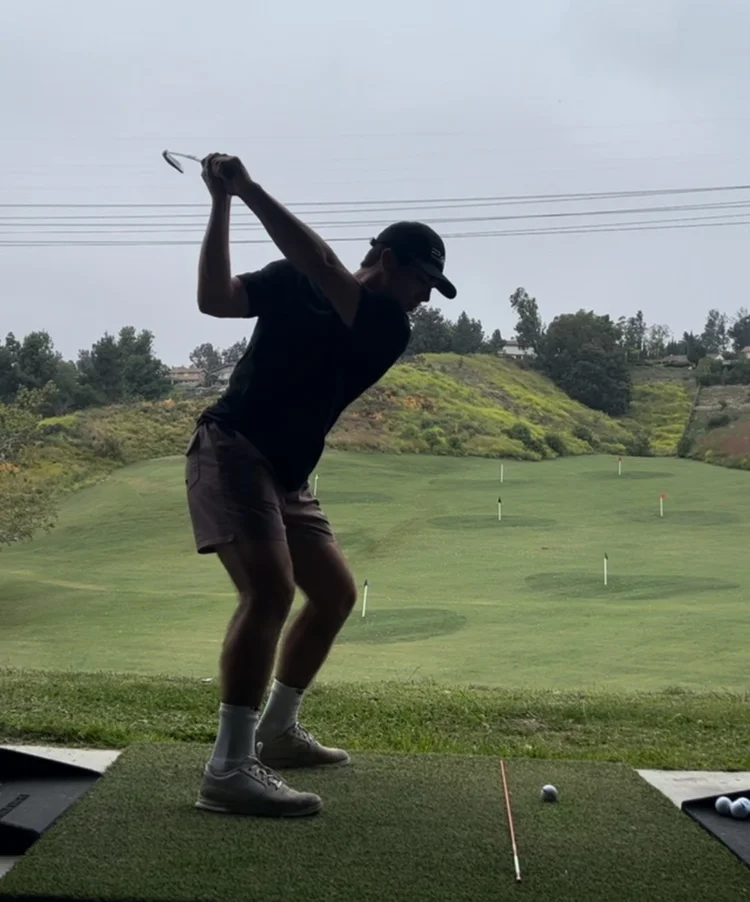 How can water intake impact golf performance?