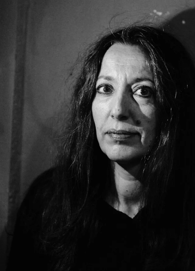 Portrait en noir et blanc de Catherine Hirsch