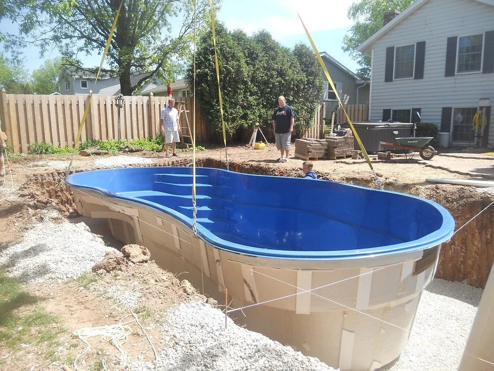 Fiberglass in-ground pool hoisting