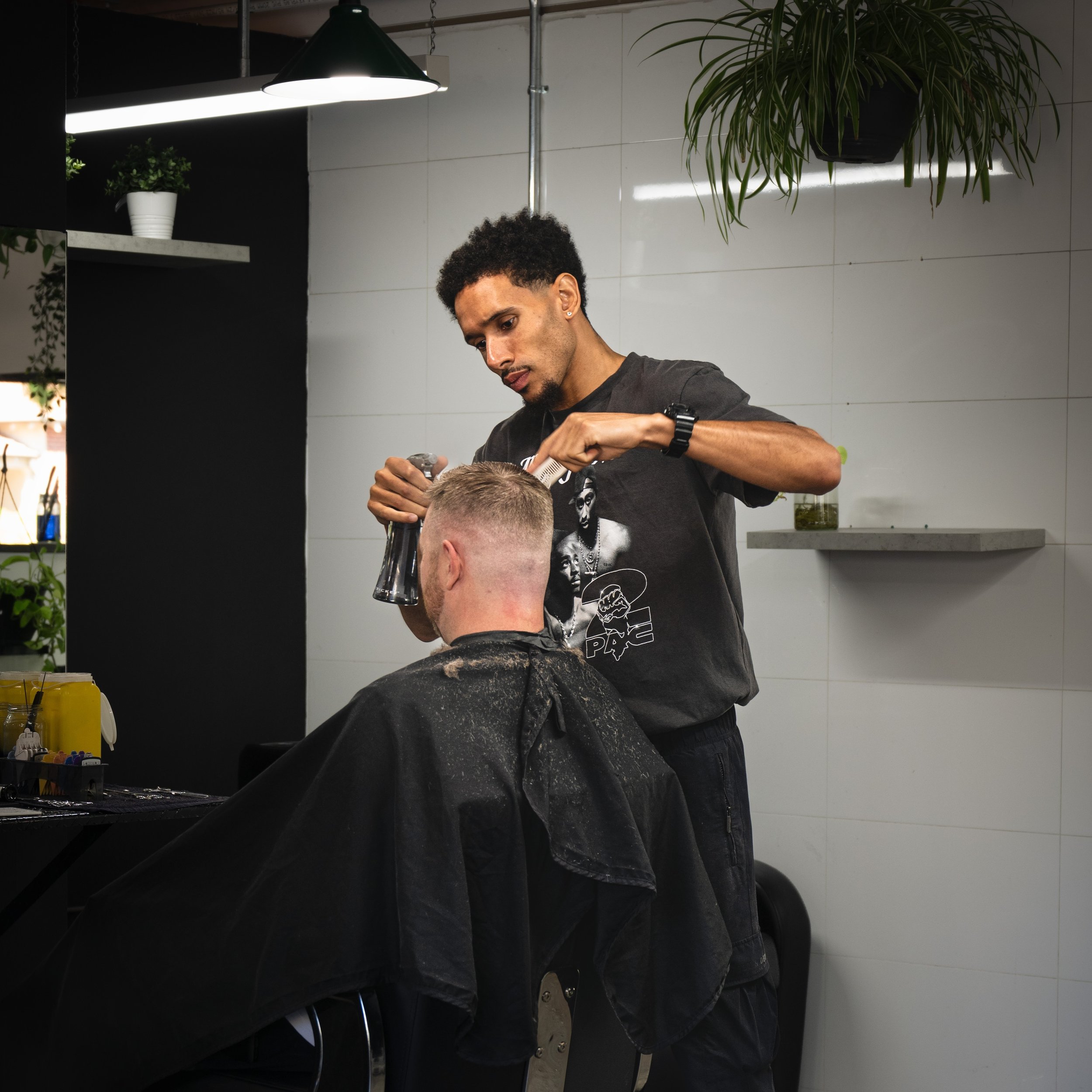 Bookings are filling up! Secure your spot in time for the weekend💈