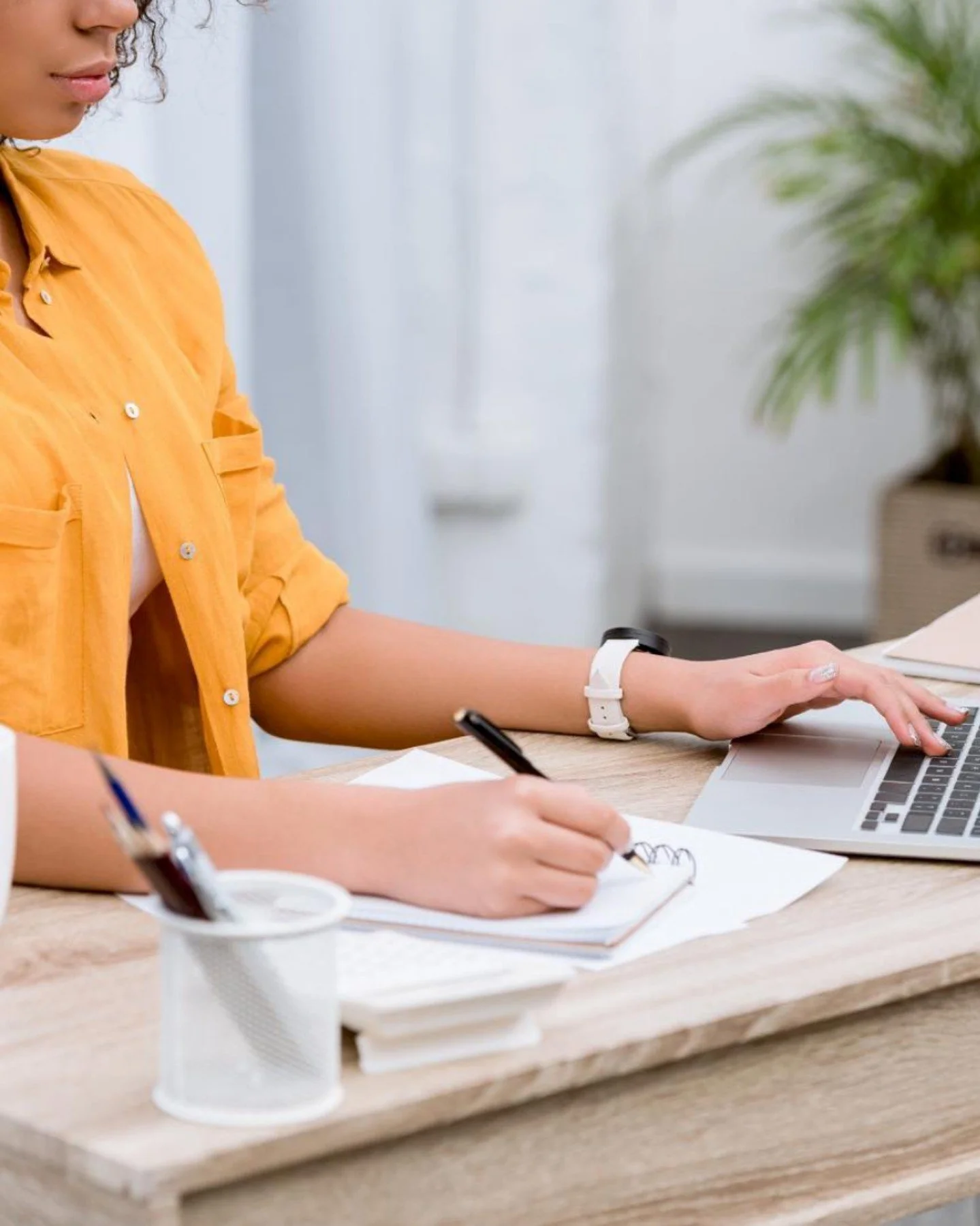 The SEO Basics for Creative Businesses

Want more people to find you online organically (without always paying for ads)? SEO helps.
🔍 Use keywords in your website and blog that people actually search (think &ldquo;creative business support Perth&rdq