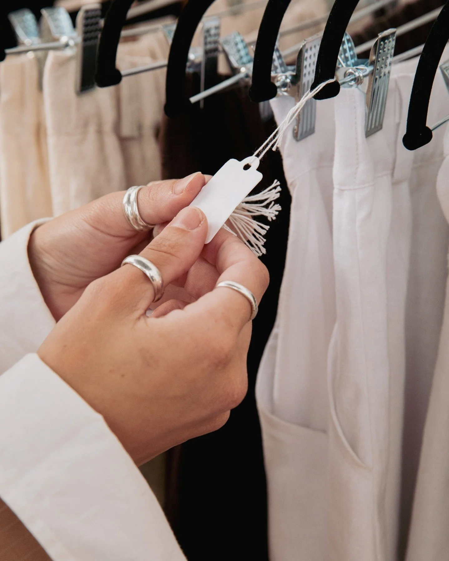 How To Price Your Creative Work With Confidence

Charging what you&rsquo;re worth doesn&rsquo;t have to feel awkward. Some steps that help:

&bull; Calculate your costs (materials + overhead + time)
&bull; Decide your hourly rate &amp; project-based 