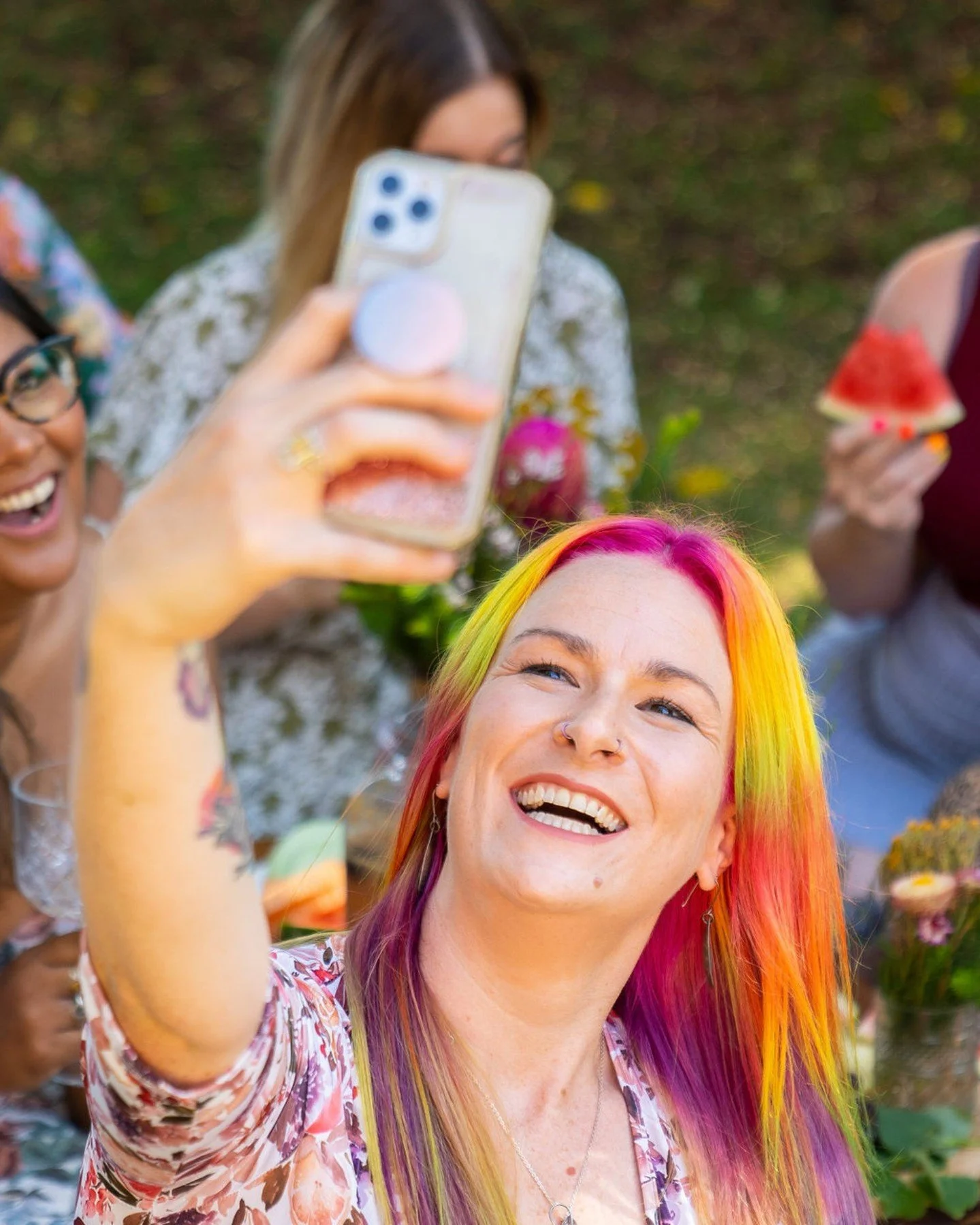 How Showing Up Online Builds Trust &amp; Grow Sales

Posting consistently, being human, sharing not only wins but vulnerabilities - all of that builds connection. And connection builds trust. And trust leads to people choosing you when they need your