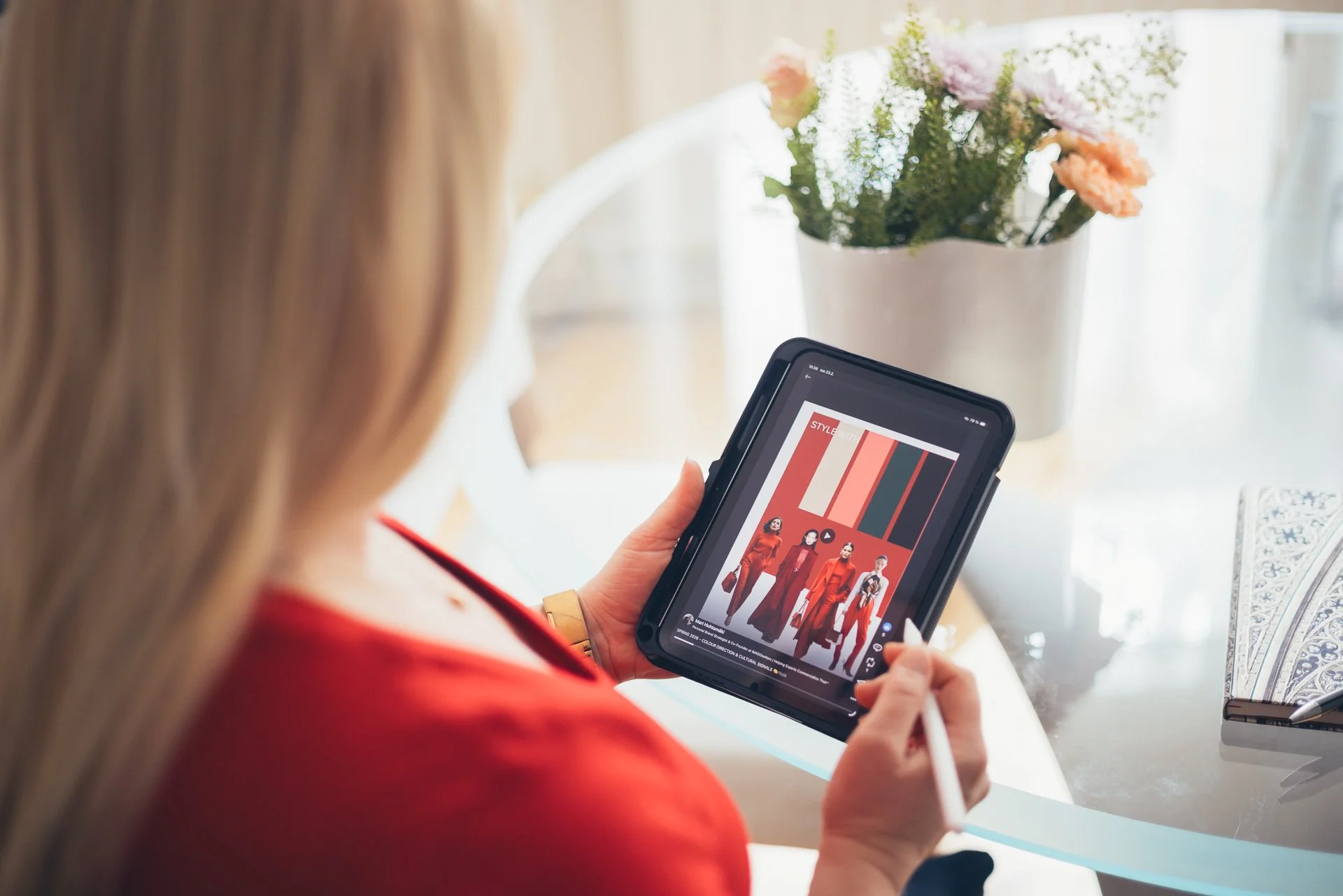 IMAGOsettersin style analysis suite sisältää väri-, vartalotyyppi sekä kasvojenmuotoanalyysin. Voidaan toteuttaa etänä.