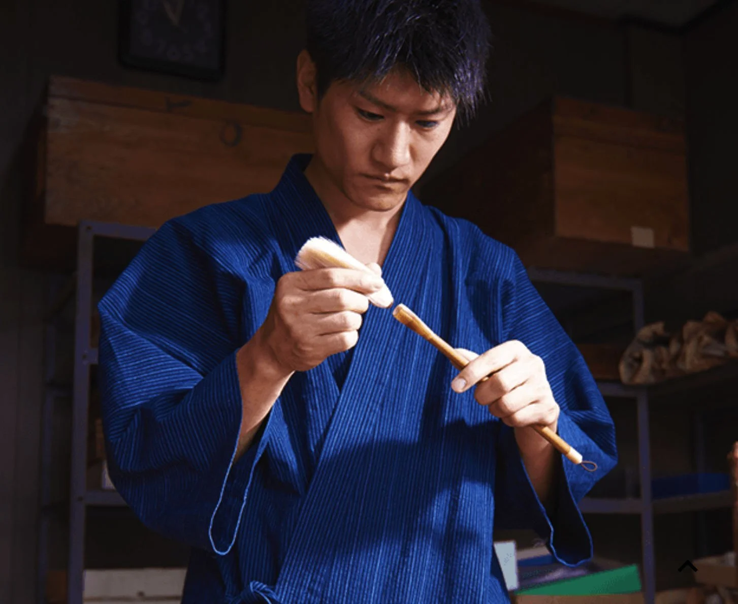 Koso Hata with brush.jpg