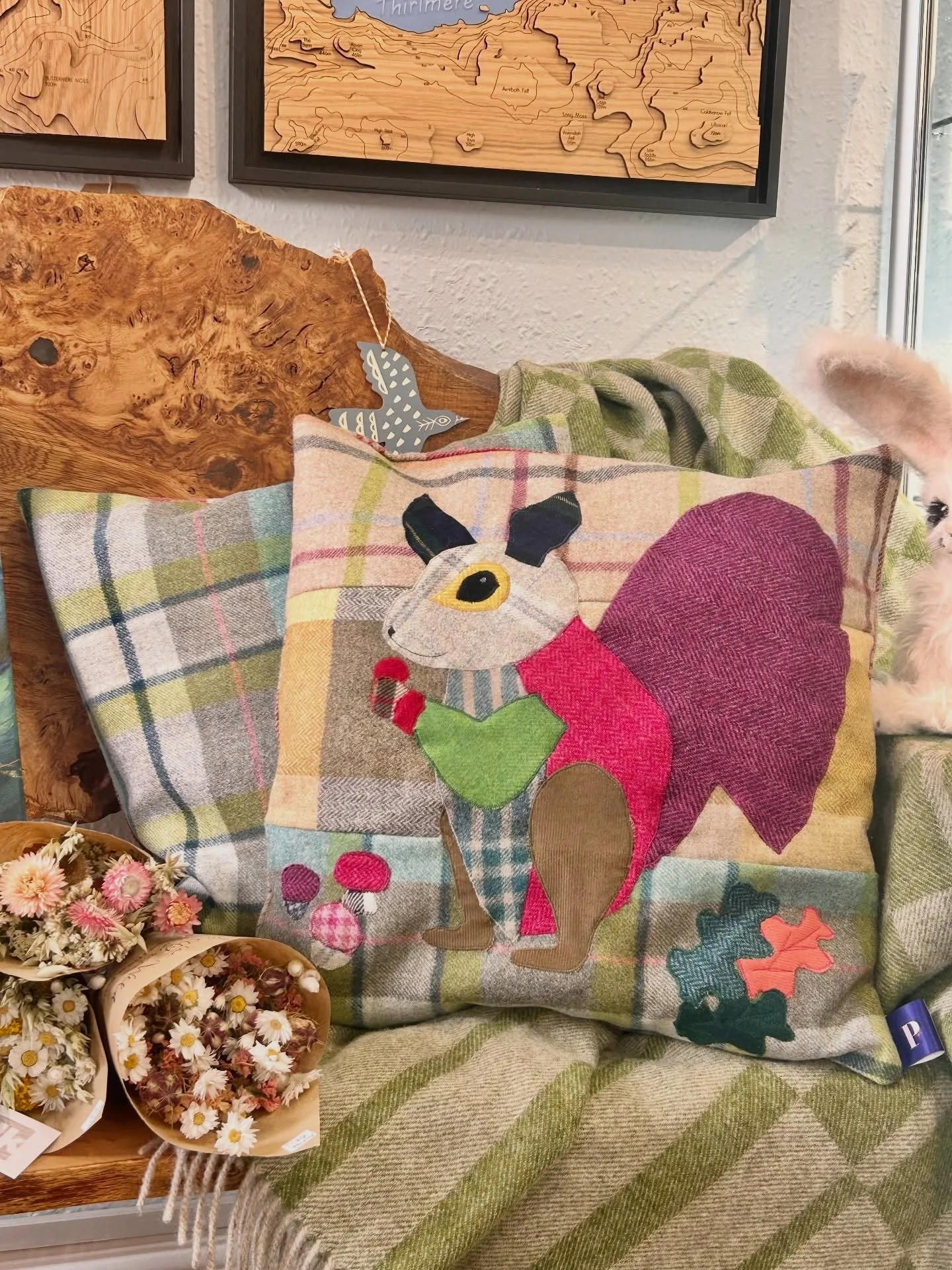 Happy Monday everyone🫶 We hope you all had a very lovely Mother&rsquo;s Day yesterday!

&bull;

We&rsquo;ve just welcomed some beautiful new textile cushions into the gallery under our Pole Star Textiles collection. Full of colour, character and car