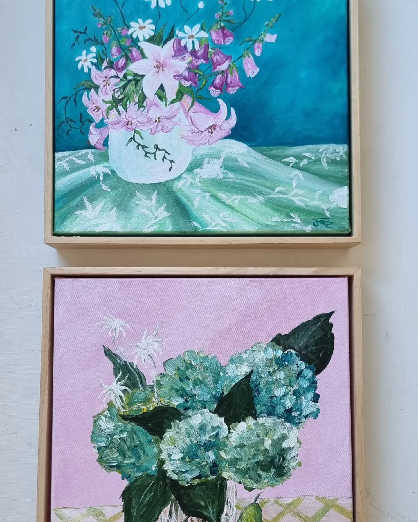 Matchy but not matchy matchy 
How sweet would this look on your wall!? 
Both available on our website shop ORIGINALS 
Link in bio x

#artistrybyjasmine #paintings #originalart #floralart #floralartist #flowerpainting #flowerpainting #flowers #impress