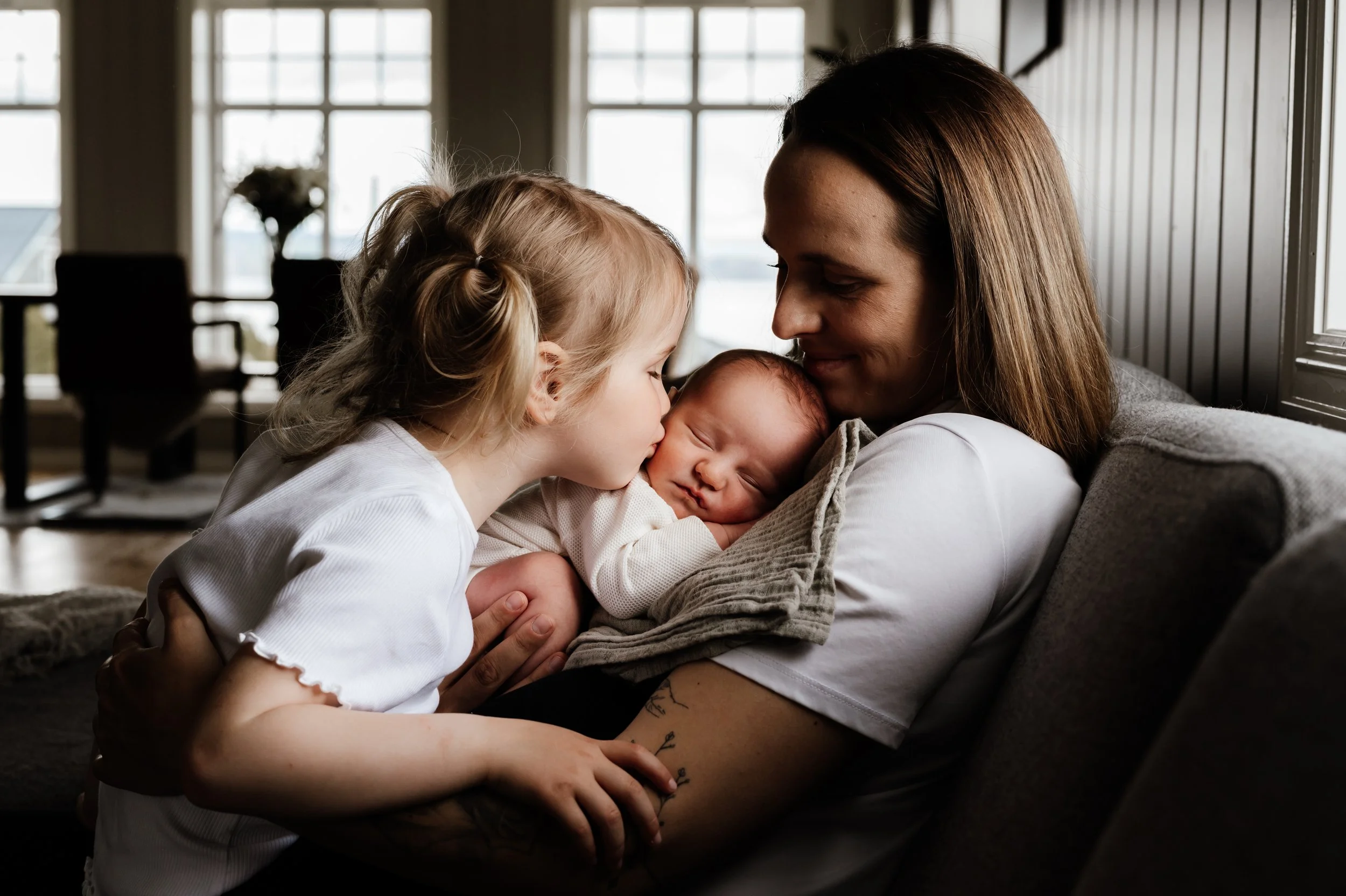 Nyfødtfotografering hjemme | Livsstilsfotograf i Gjøvik, Toten, Hamar, Ringsaker, Lillehammer, Gudbrandsdalen og Innlandet