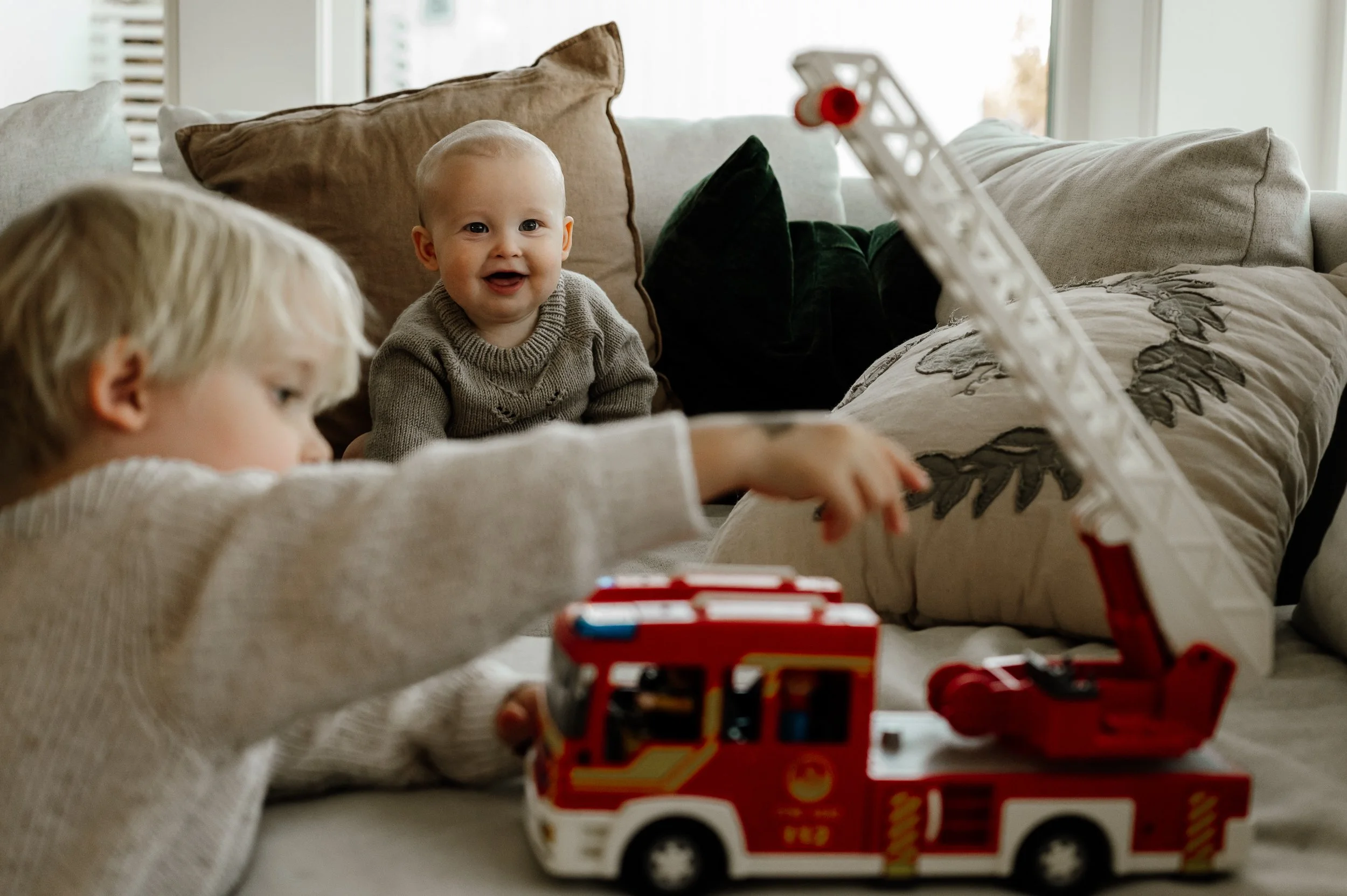 Ekte og naturlige familiebilder hjemme hos dere – livsstilsfotografering i Gjøvik og omegn, tilgjengelig i hele Innlandet