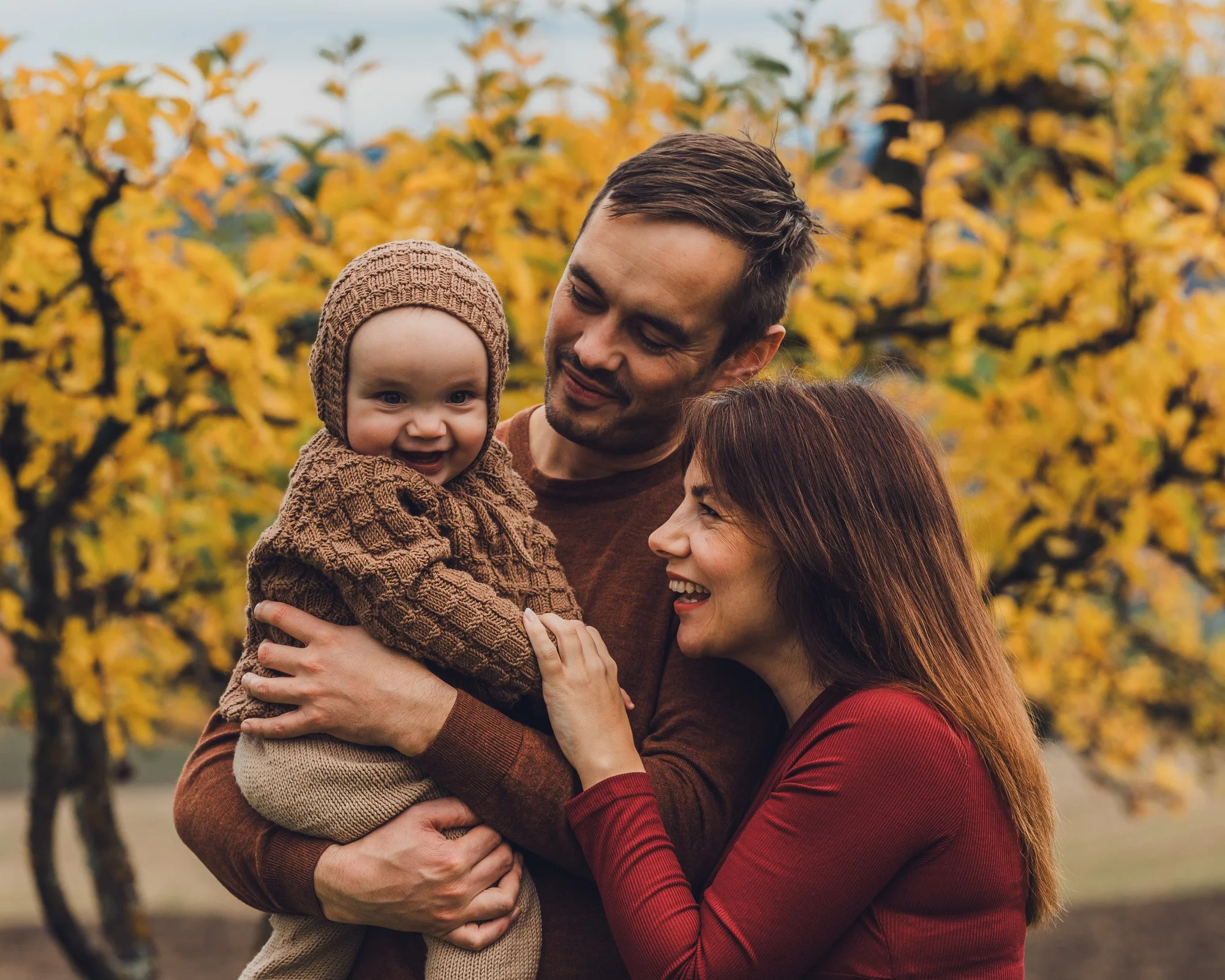 -familiefoto-familiefotografering-familie-hjemmefotografering-utefotograferig-hjemmefotografering-gjøvik-innlandet--5.jpg