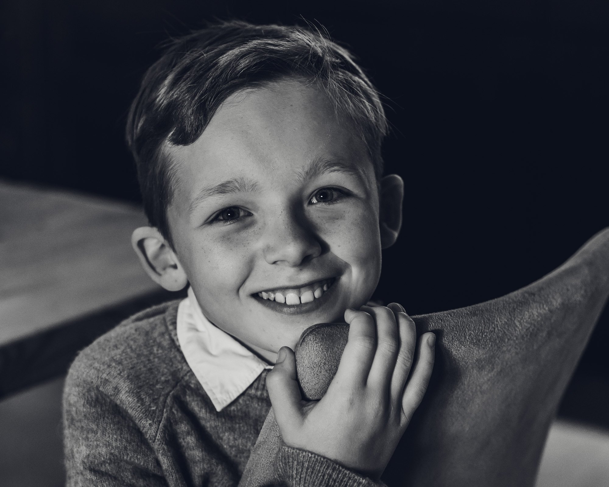 -familiefoto-familiefotografering-familie-hjemmefotografering-utefotograferig-hjemmefotografering-gjøvik-innlandet--2-18.jpg