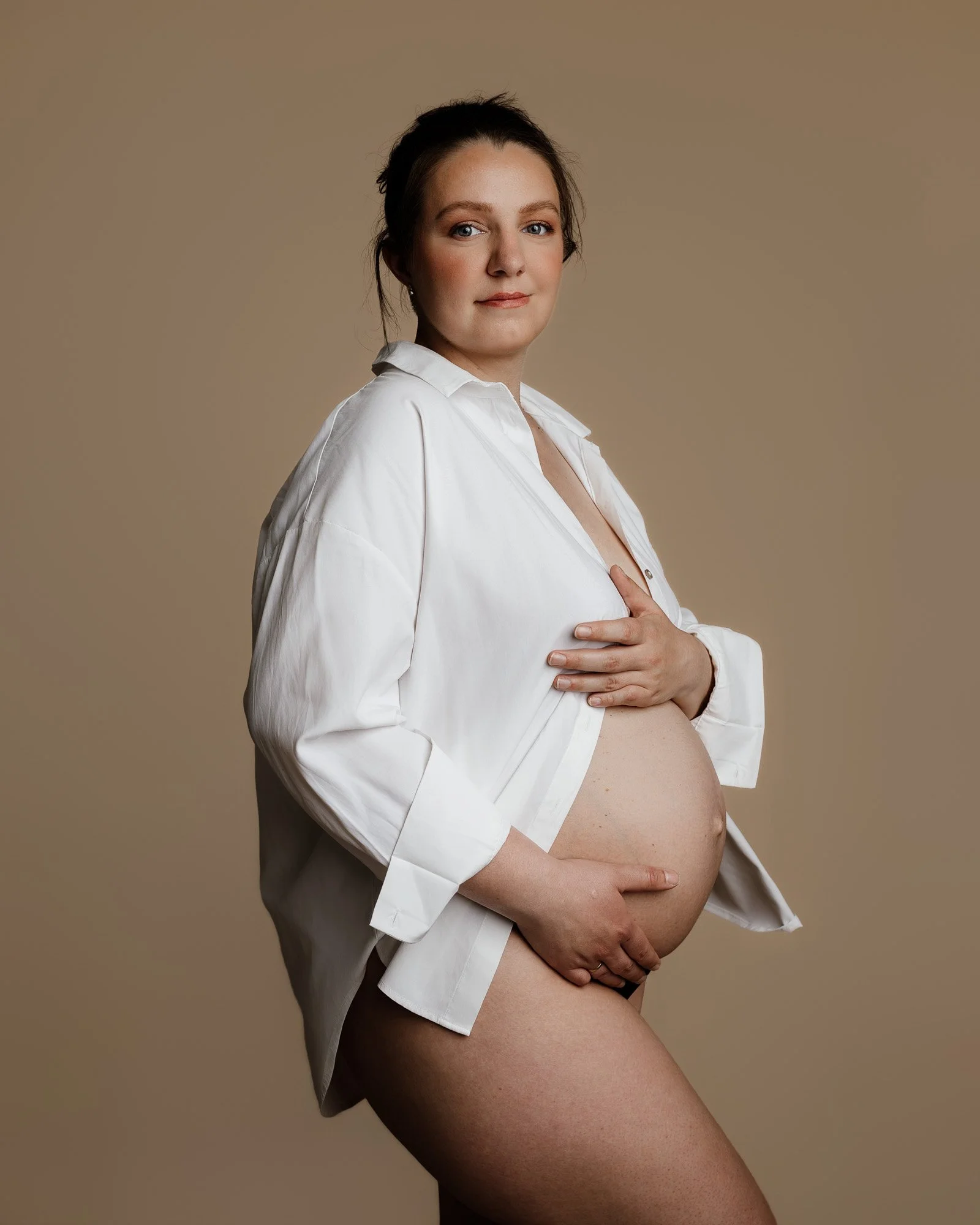 #indrestyrke #gravid #gravidfotografeirng #studio #studiofotografering -3.jpg
