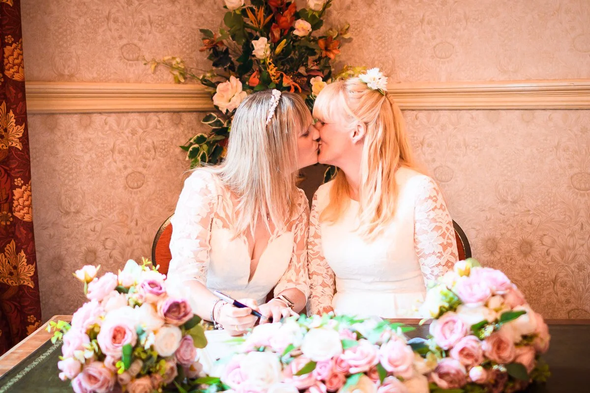 HS Photography Fay & Becci Wedding-258.jpeg