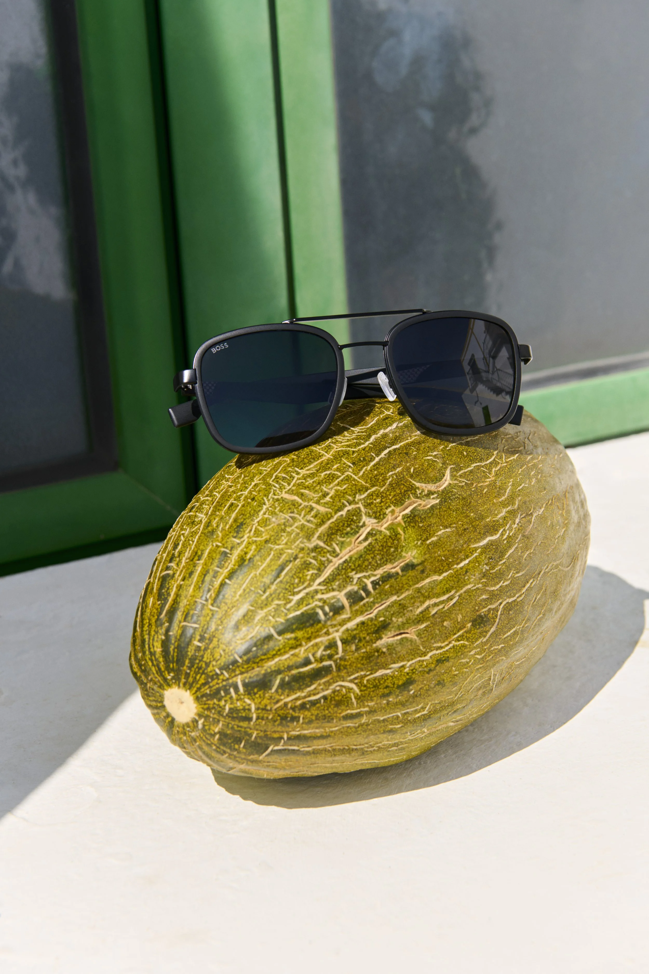 SS26_SHOT_7_MENS_SUNGLASSES_020_300DPI.jpg