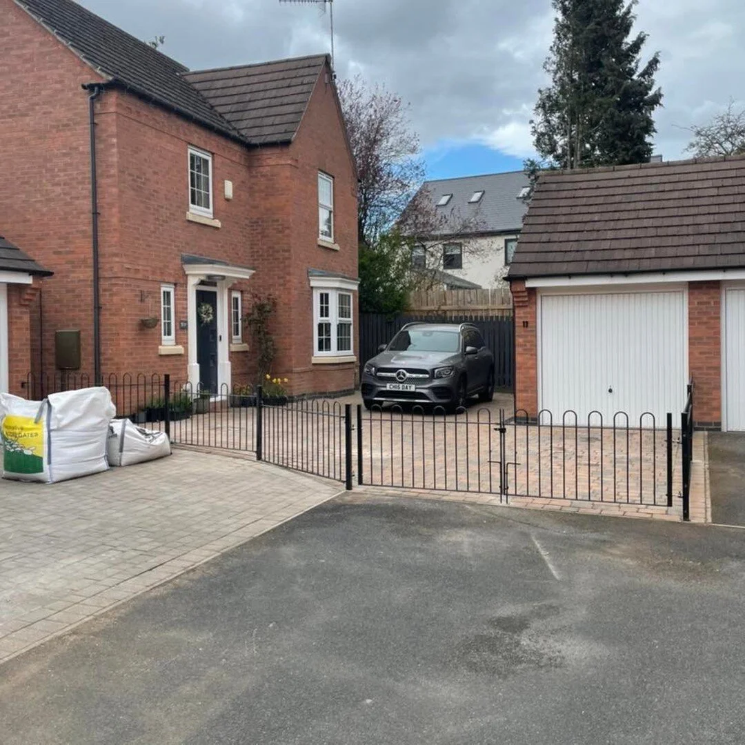 Black wrought iron, bow topped fence and gates installed for a repeat client of ours. Rapid turnaround requested due to them being let down by another installer.
.
.
.
.
#wroughtirongate #fence #renovation #commercialrenovation #renovations #renovati