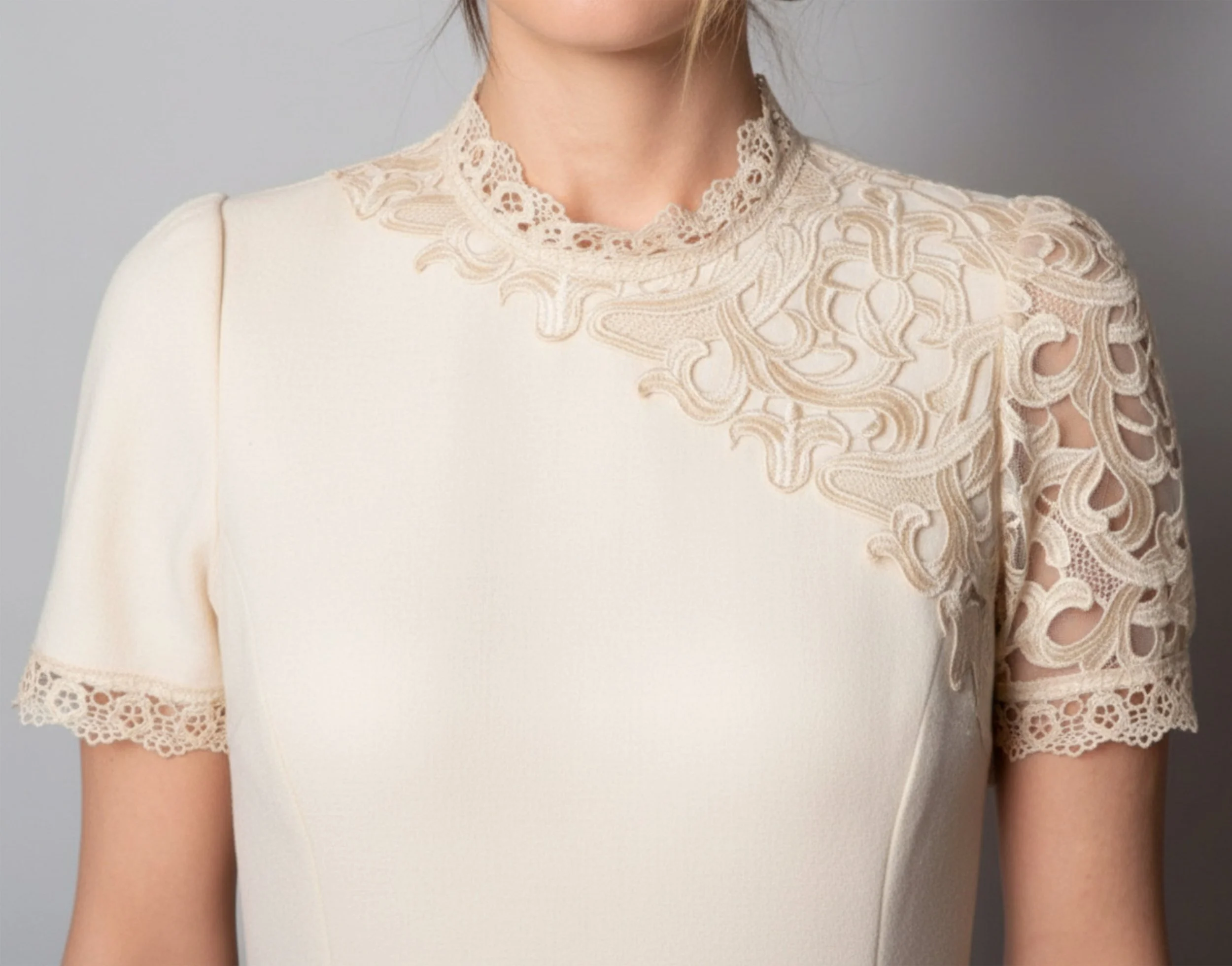 Cream_lace_wool_dress_freelance.fashion.designer.jpg