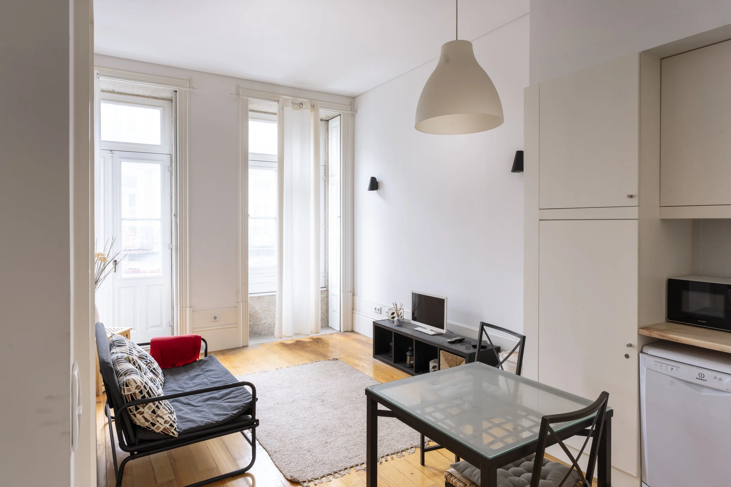 Real Estate — Pedro Tavares