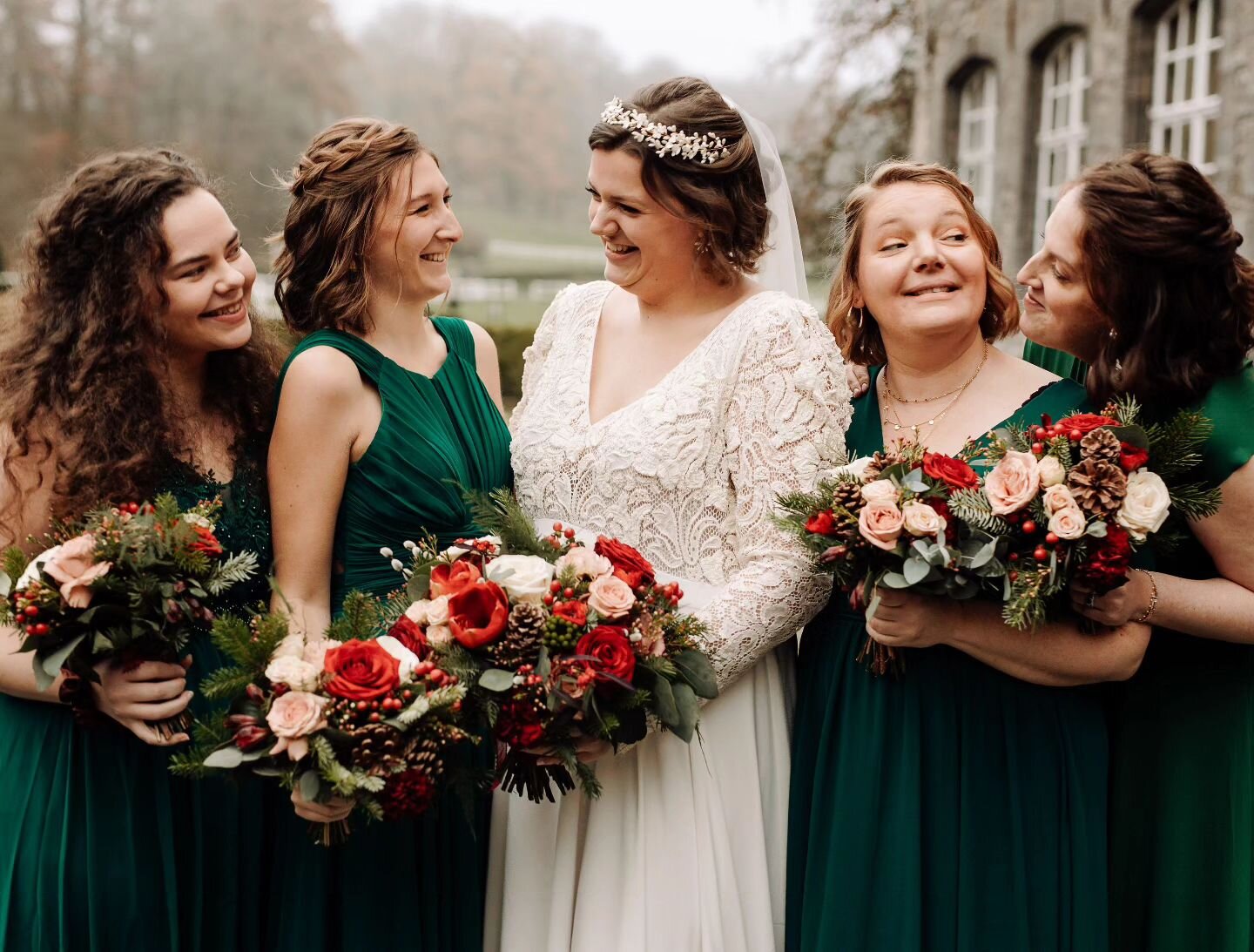 ❤️ GIRL GANG ❤️
 ❤️ C &amp; C ❤️

Photos : @gablelievre
Vid&eacute;o : @mich.antoine
Traiteur : @restaurationnouvelle
Robe : @carolinetakvorian achet&eacute;e chez lovesweetetc
Costume : @suitsupply
Makeup et coiffure : @monicajane_beautyboudoir
Bijo