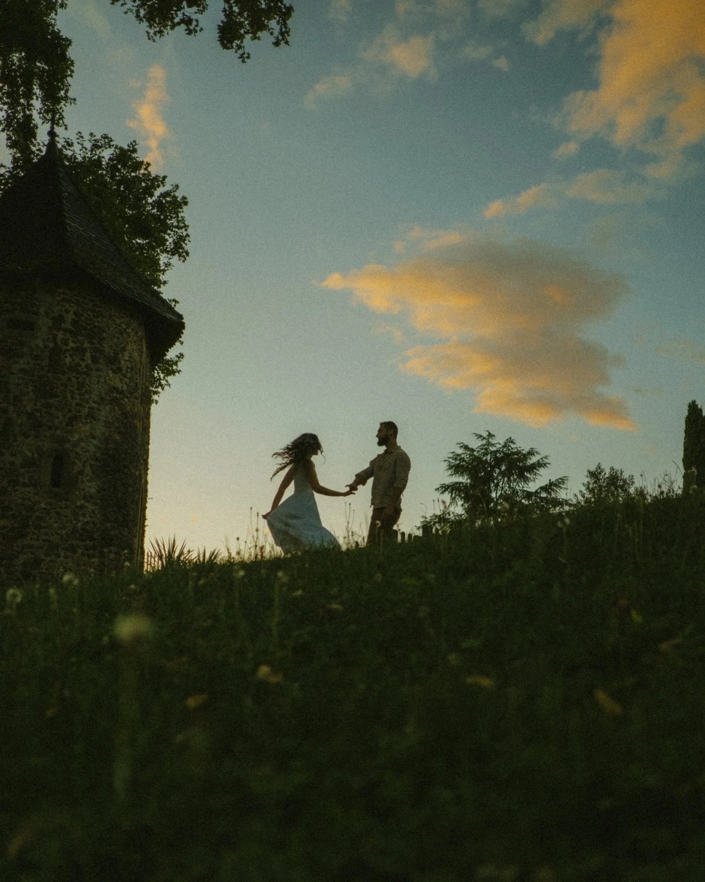 J&rsquo;aime tellement ce shooting que je ne pouvais pas ne pas poster plus de photos 

Lesquels sont tes favorites ? 

#mariage2026 #photographemariage #cinematicphotography
