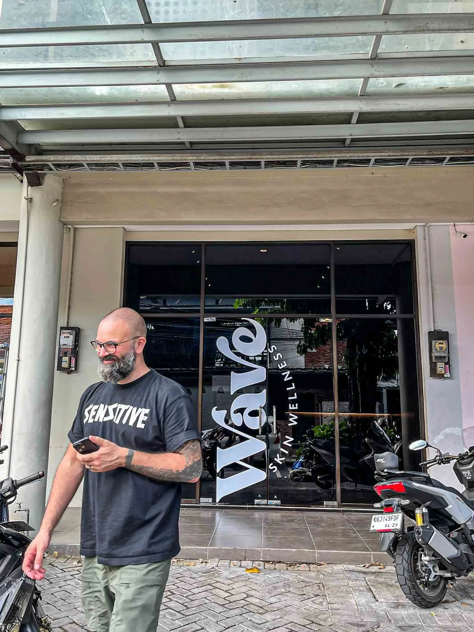 Wave Skin Wellness is now open to support individuals battling Topical Steroid Withdrawal (TSW) and Red Skin Syndrome. If you're struggling with chronic skin inflammation, burning, flaking, or redness. 