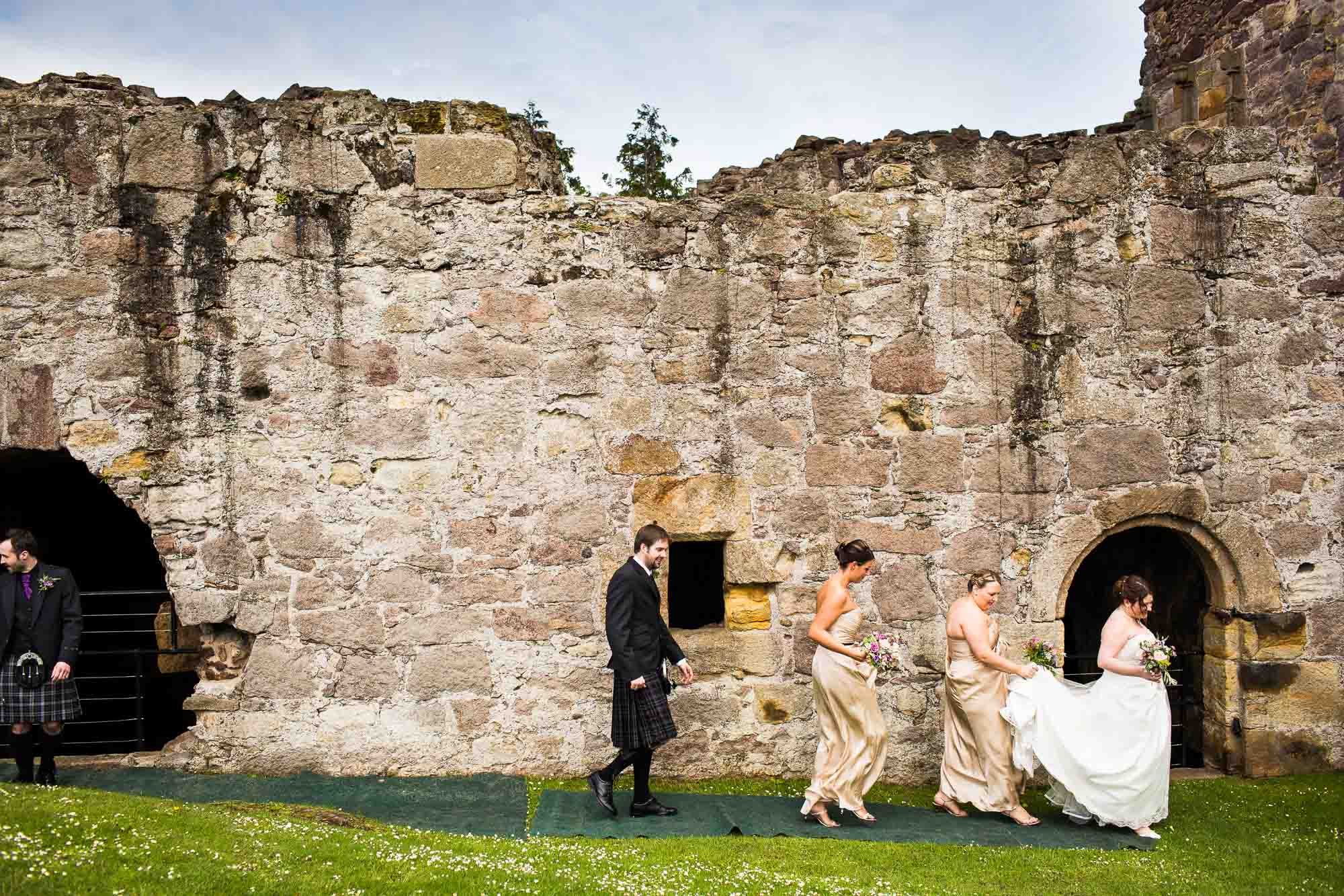 dirleton castle wedding photography_029.jpg