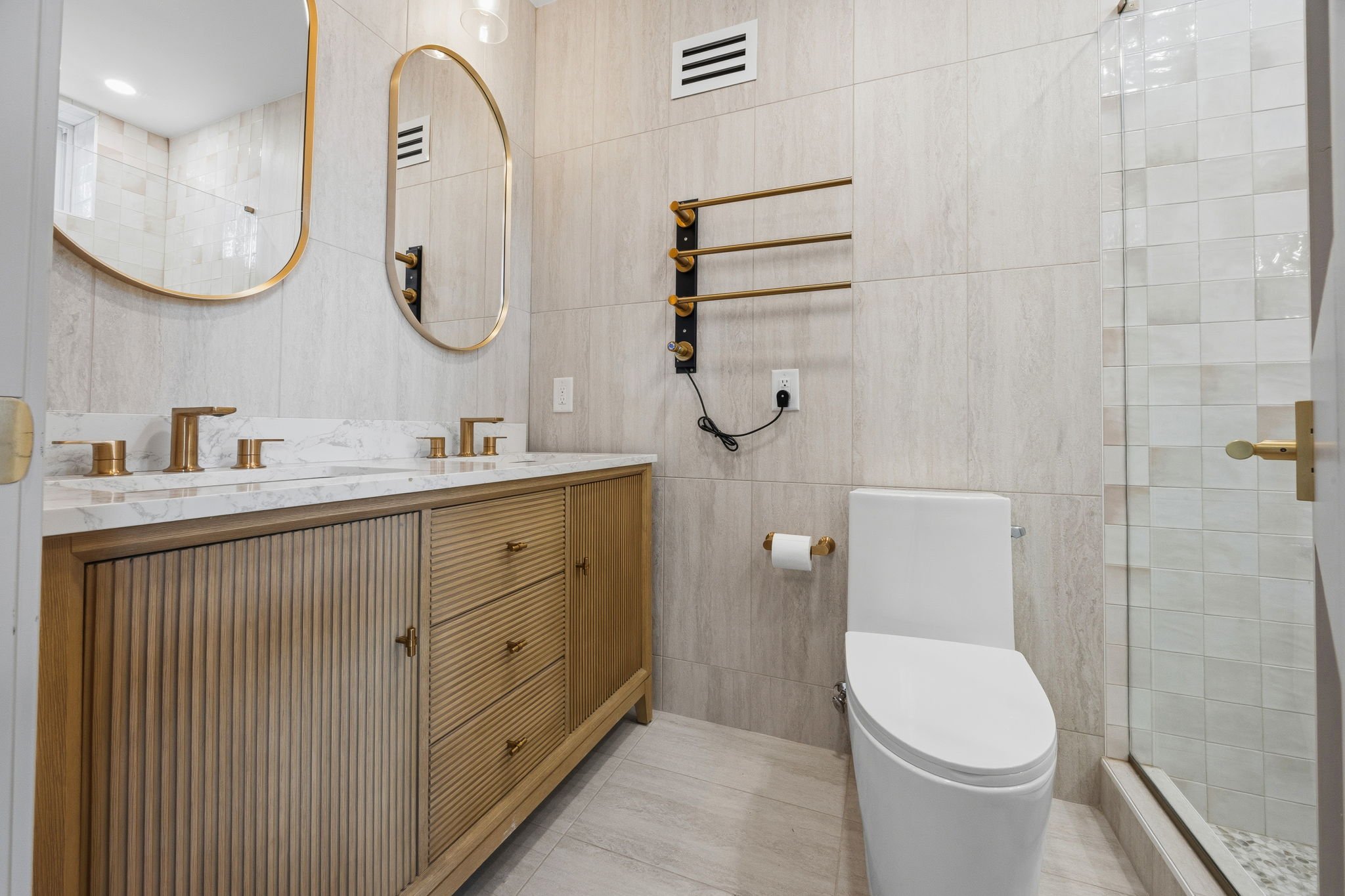 21-web-or-mls-206-Sherman-Ave-Unit-1-18.jpg