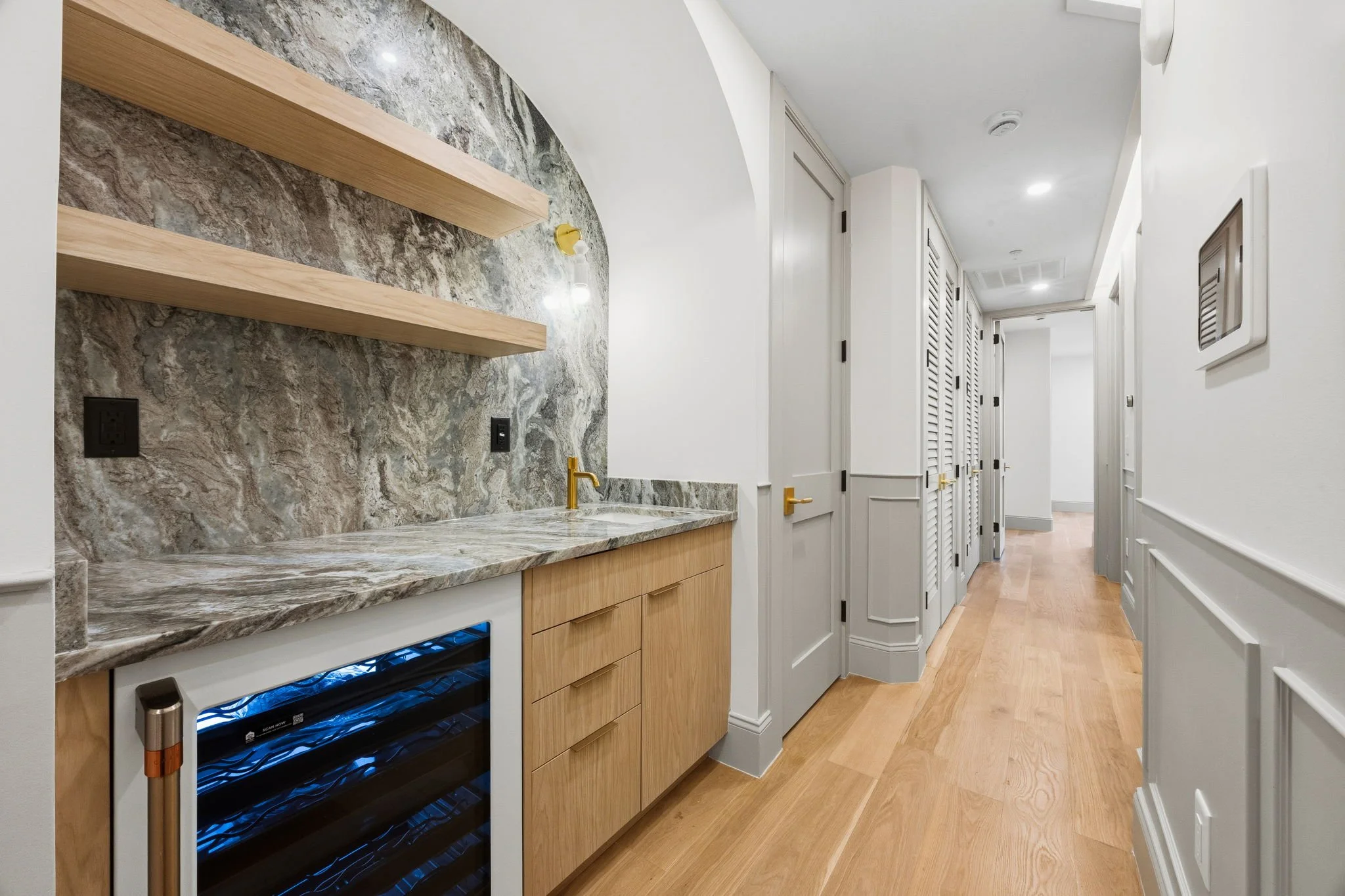 8-web-or-mls-206-Sherman-Ave-Unit-1-7.jpg