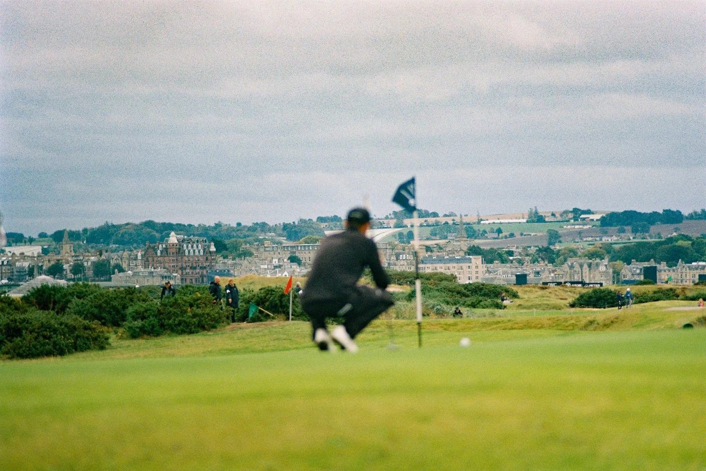 📸 One week on.

The @dunhilllinks shot on 35mm.