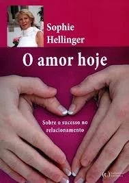 Capa de livro com o título 'O amor hoje' e uma foto de duas mãos formando um coração.