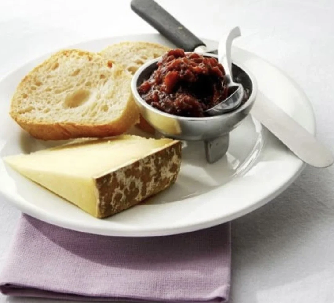 Rhubarb and Date Chutney