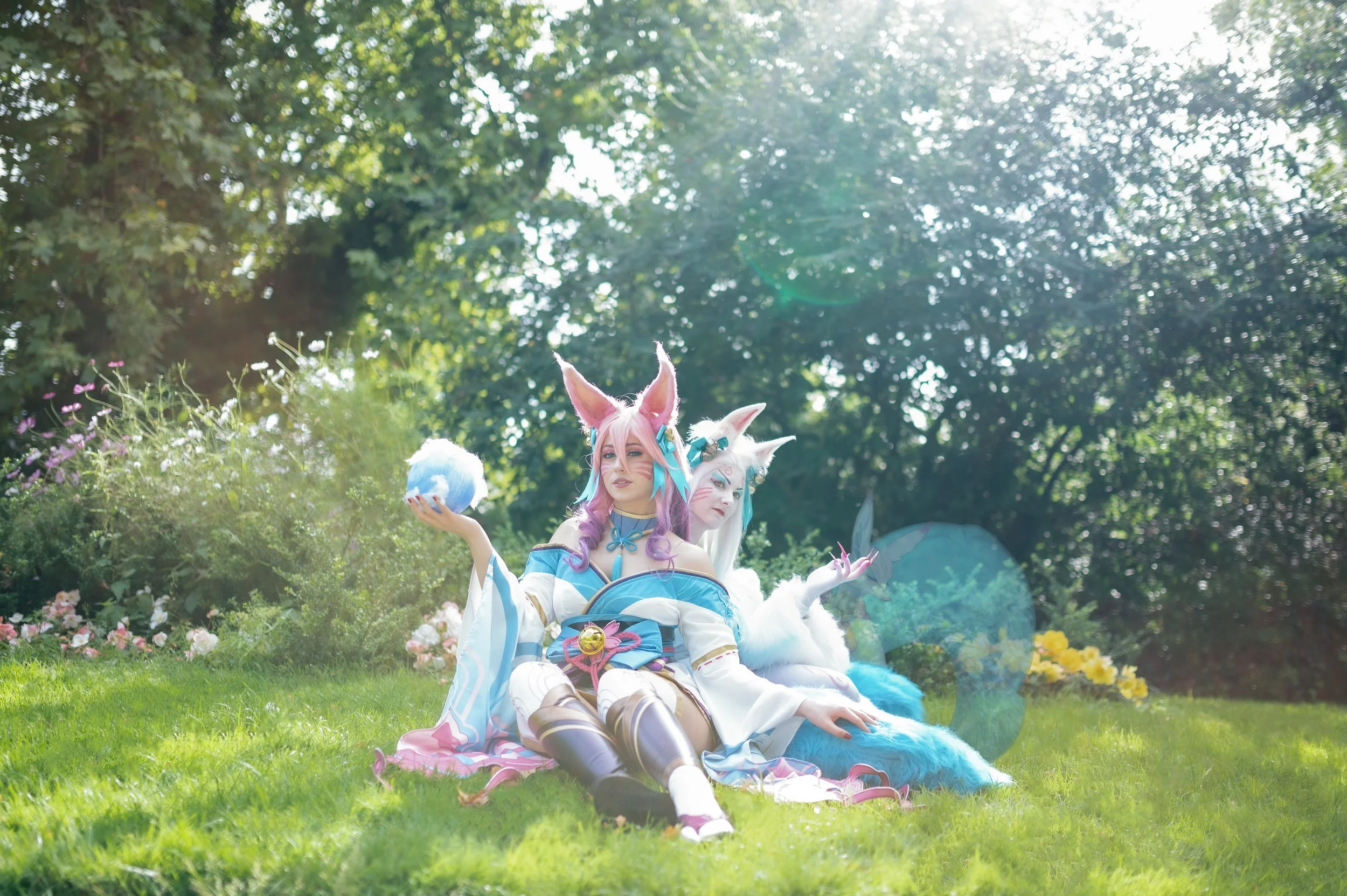 LeagueOfLegends_SpiritBlossomAhriDuo.jpg