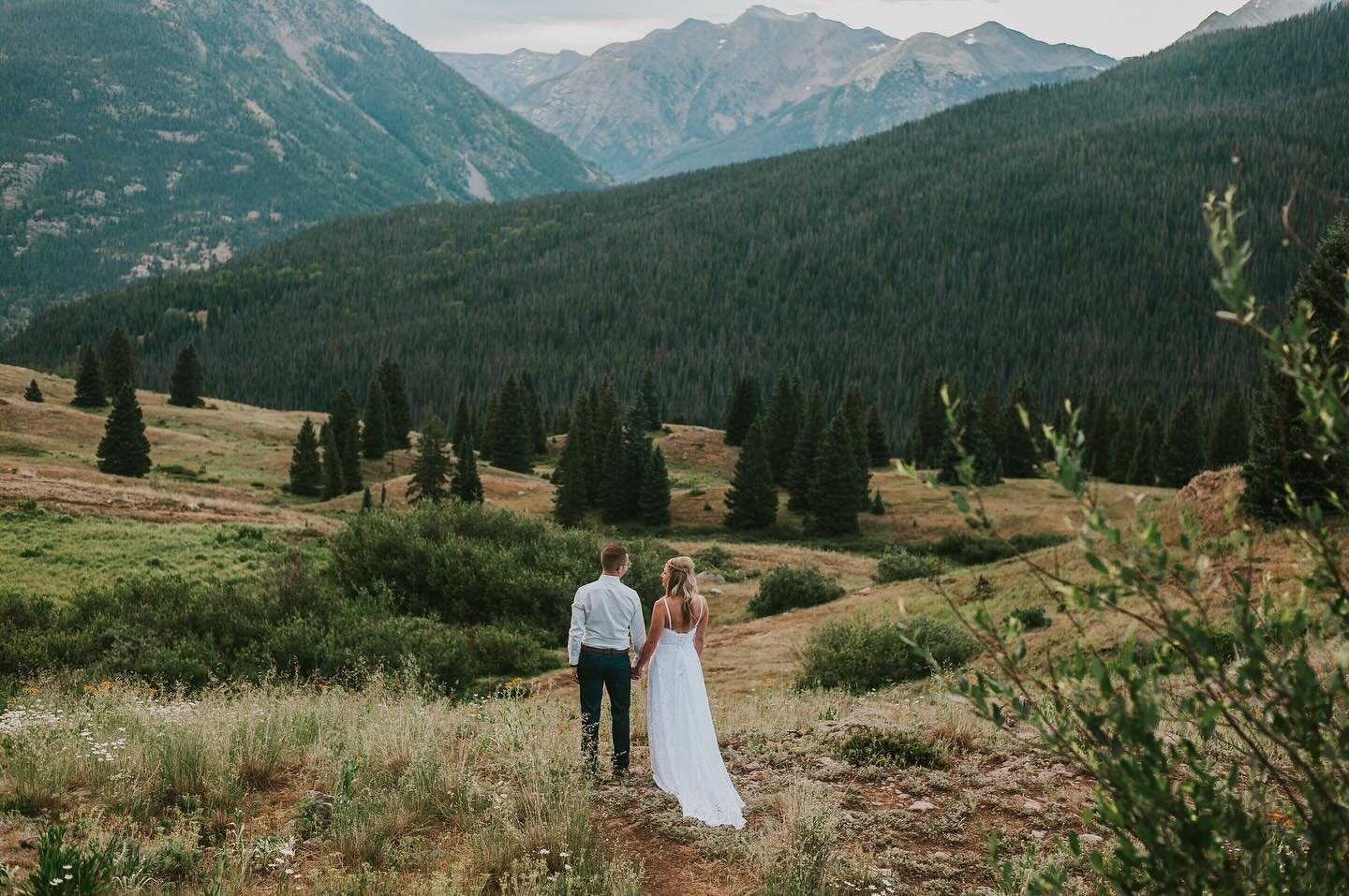 Peter &amp; Erin made their way to the summit, said their vows with the sun, and popped champagne on top of the world. A perfect start to a new adventure together. 

#adventureelopement #adventureelopementphotographer #coloradoelopementphotographer #