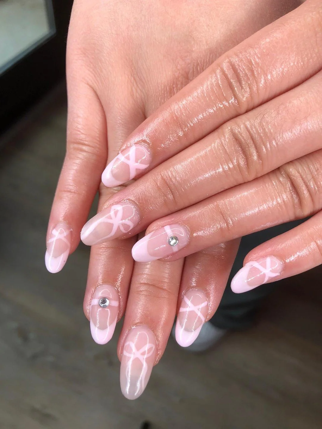 Ballerina aesthetic + round shape set with crystal details ✨

📍Located in La Cantera
📲 Tap the link in bio to book!