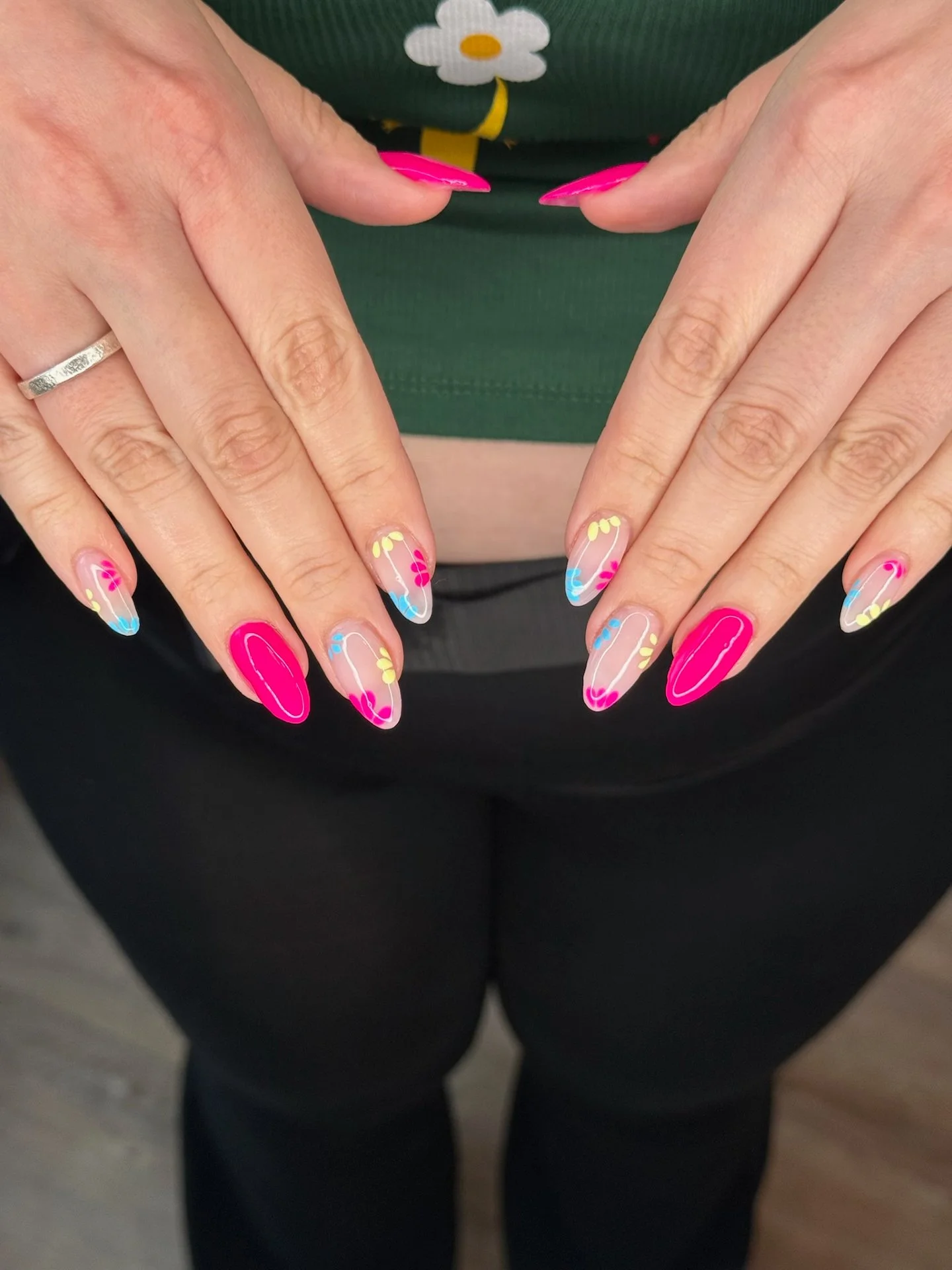 Beautiful pink + cute detail set on almond shape 😍🎀

📍La Cantera | 💅 Builder Gel, Gel X, Acrylic, Mani + Pedi and more.
📲 Link in bio to book your next set