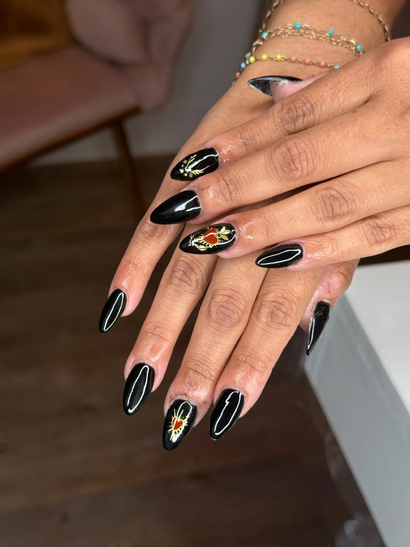 Beautiful set, perfect for this month! 

📍Thirteen Beauty Bar | La Cantera
📲 Link in bio to book