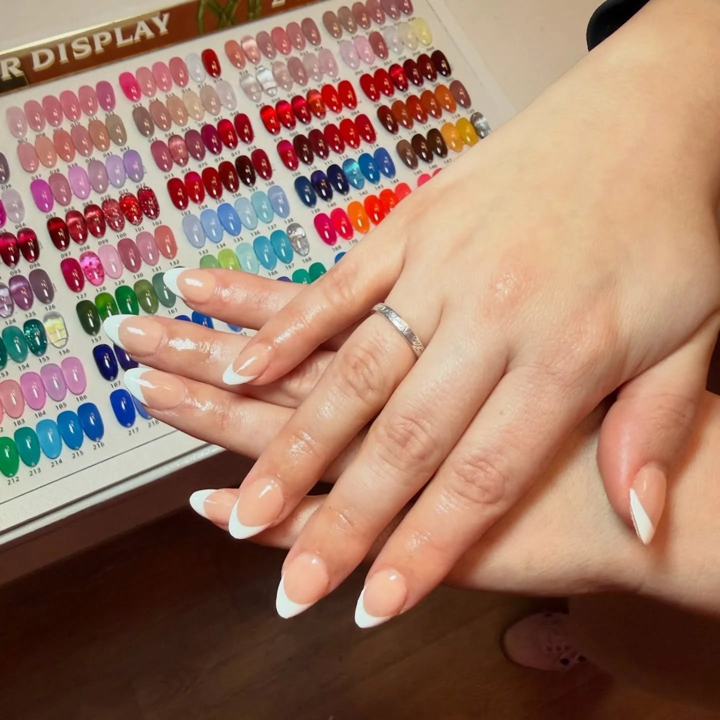 Fresh clean set 🤍💅✨

&mdash; Thirteen Beauty Bar
📍 La Cantera