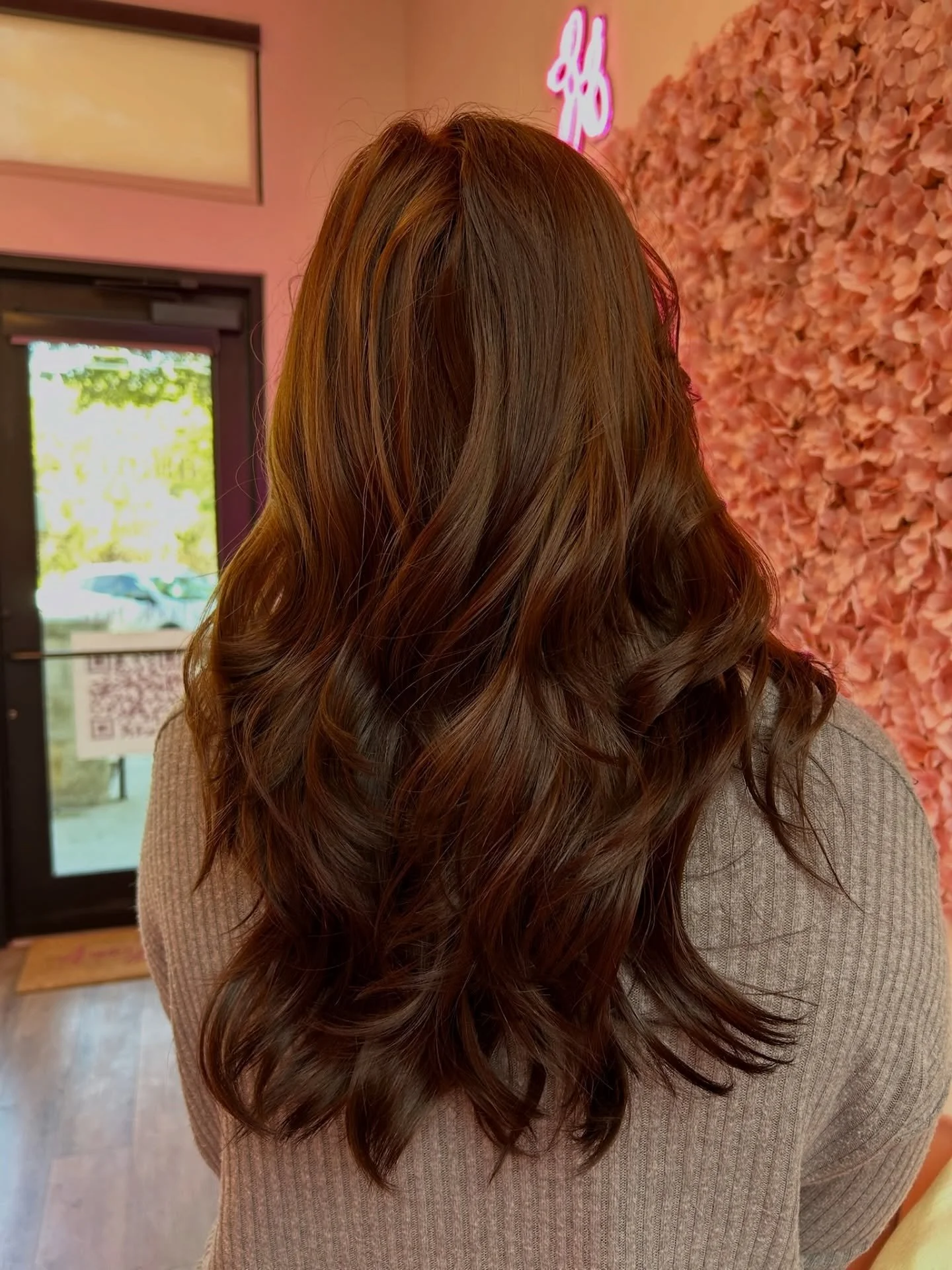 Nothing like a fresh haircut and a good style day 💖

📍 La Cantera
📲 Appointments available

#GoodHairDays #SanAntonioSalon #HairStyling #LaCantera #SATXBeauty