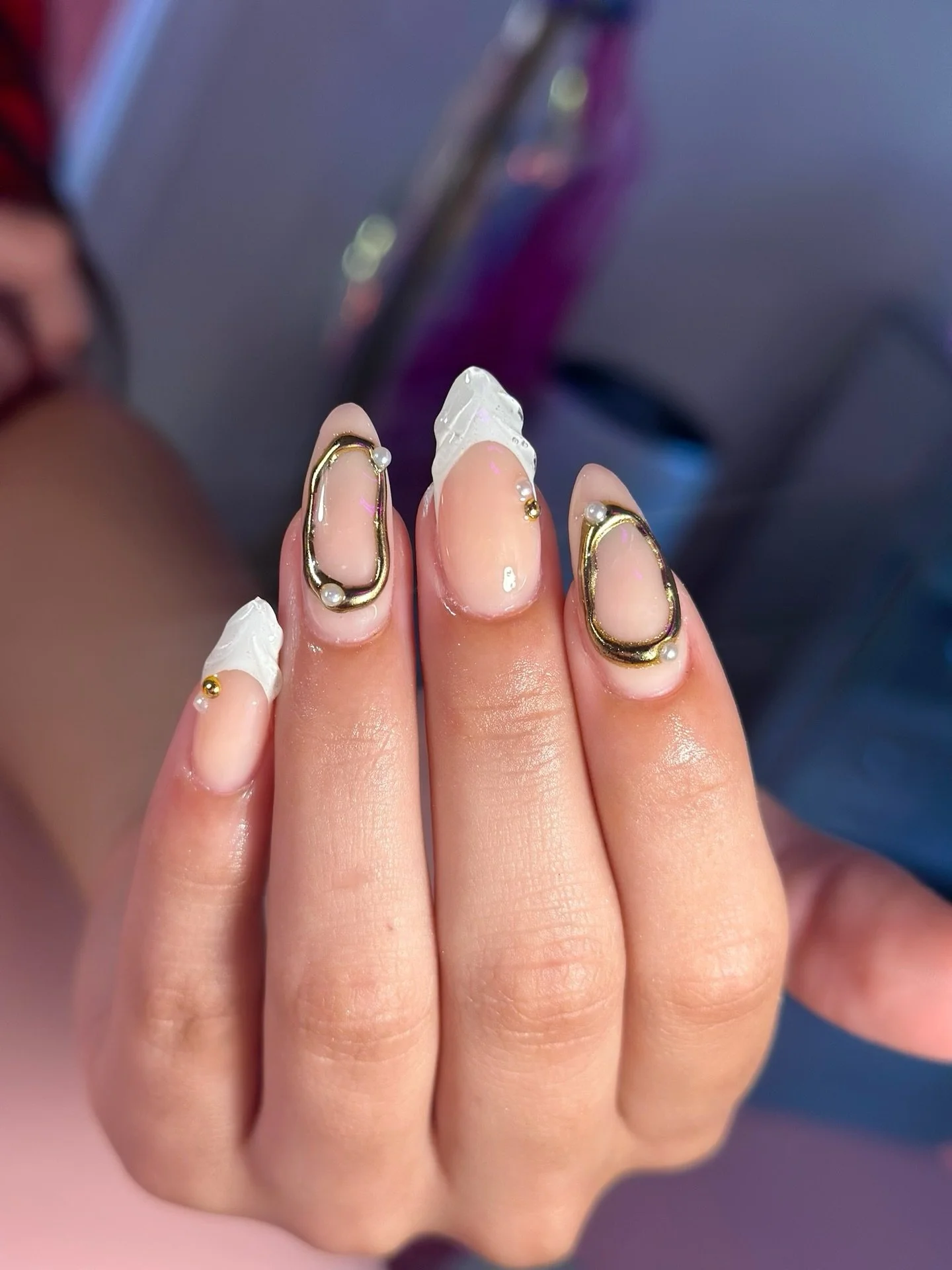 White textured frenchies with a perfect touch of gold 🤍✨

Book your next nail set for this weekend! Appointments available.

📍 Thirteen Beauty Bar | La Cantera
📲 Book through the link in bio or DM us

#SanAntonioNails #Manicure #LaCantera #LuxuryN
