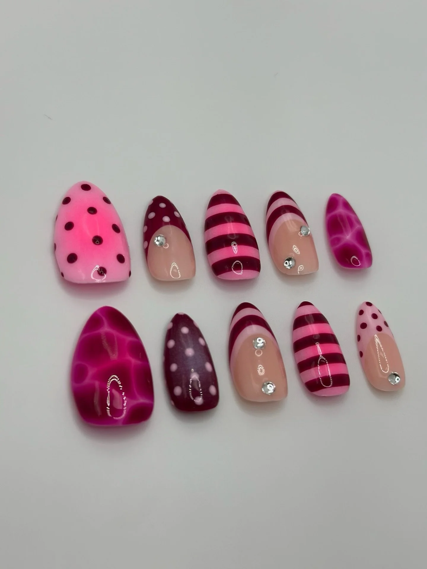 The cutest gift idea 💖
Custom press-on nails made just for you (or your bestie).

Perfect for busy days, special occasions, or when you still want your nails to look put together ✨
We also offer in-salon application.

📍 Thirteen Beauty Bar | La Can