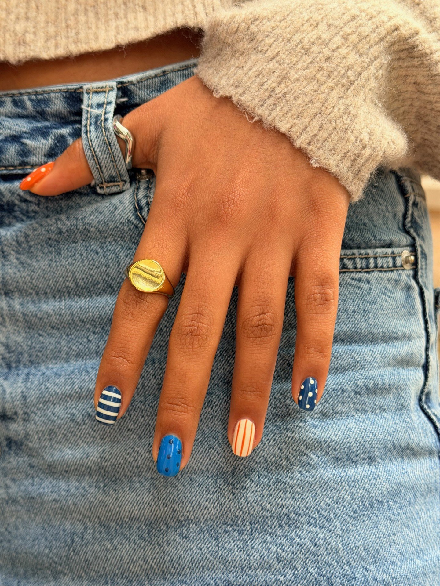 Blue, orange &amp; cream, the color combo we didn't know we needed. 🔵🟠

📍 La Cantera, San Antonio
📲 Book via link in bio or DM us to get yours

#SanAntonioNails #CustomNailArt #NailInspo #LaCantera #SummerNails