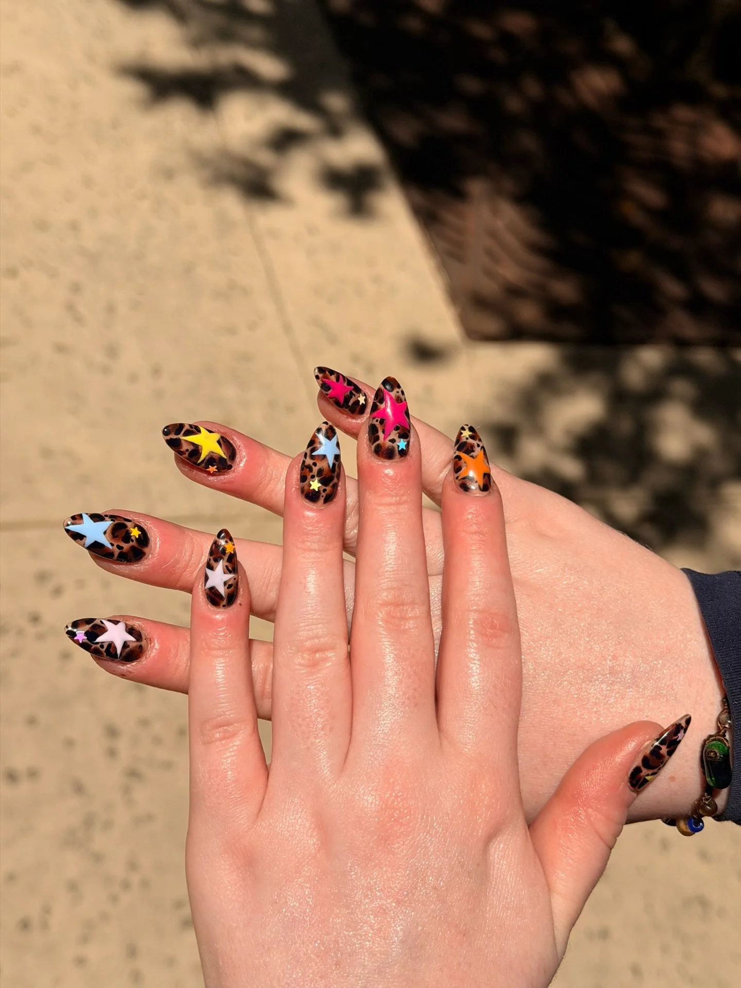 🌟🤎

📍 La Cantera, San Antonio
📲 Book via link in bio or DM us to get yours

#SanAntonioNails #nailbar #selfcarespot #LaCantera #sanantoniosalon