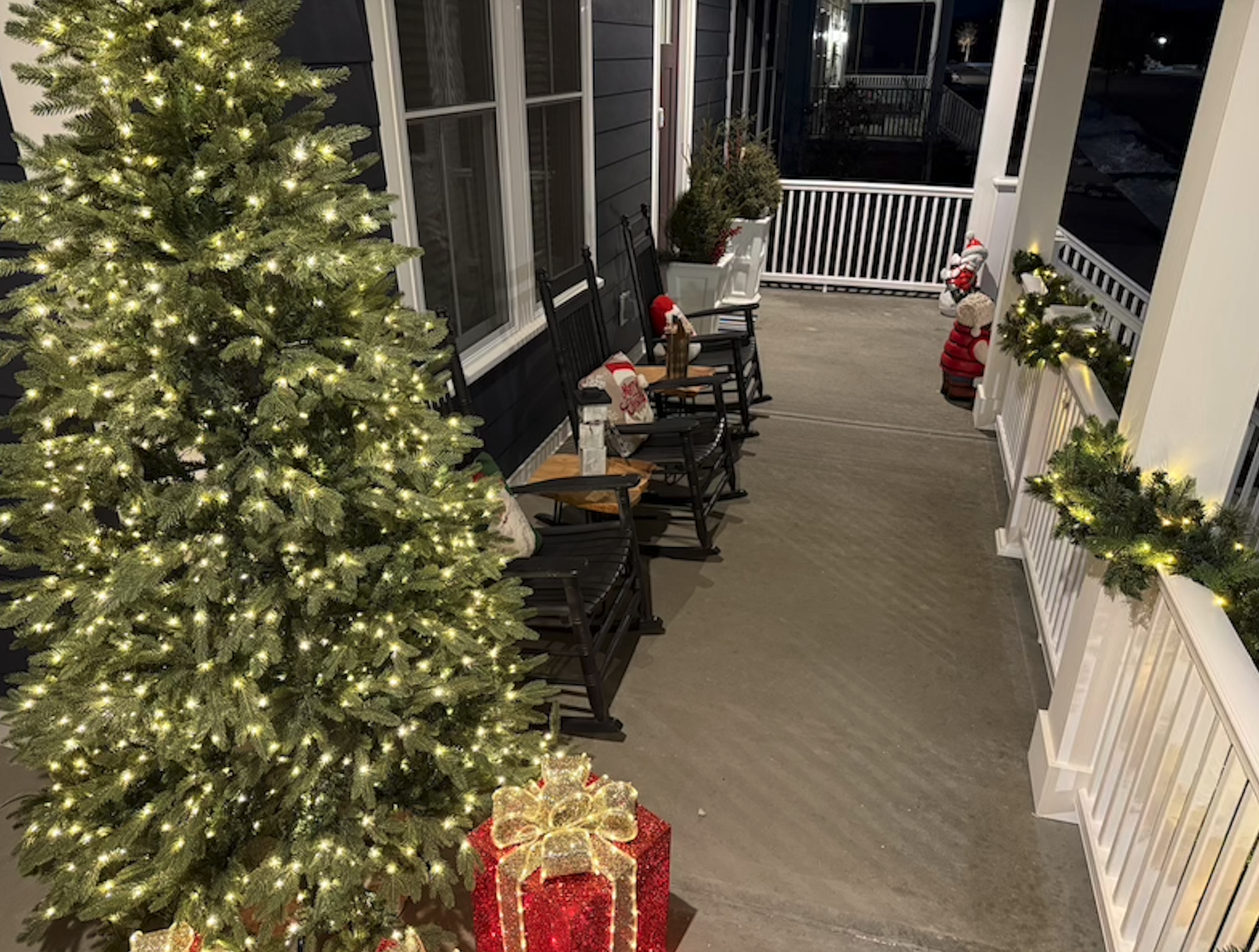 holiday porch.png