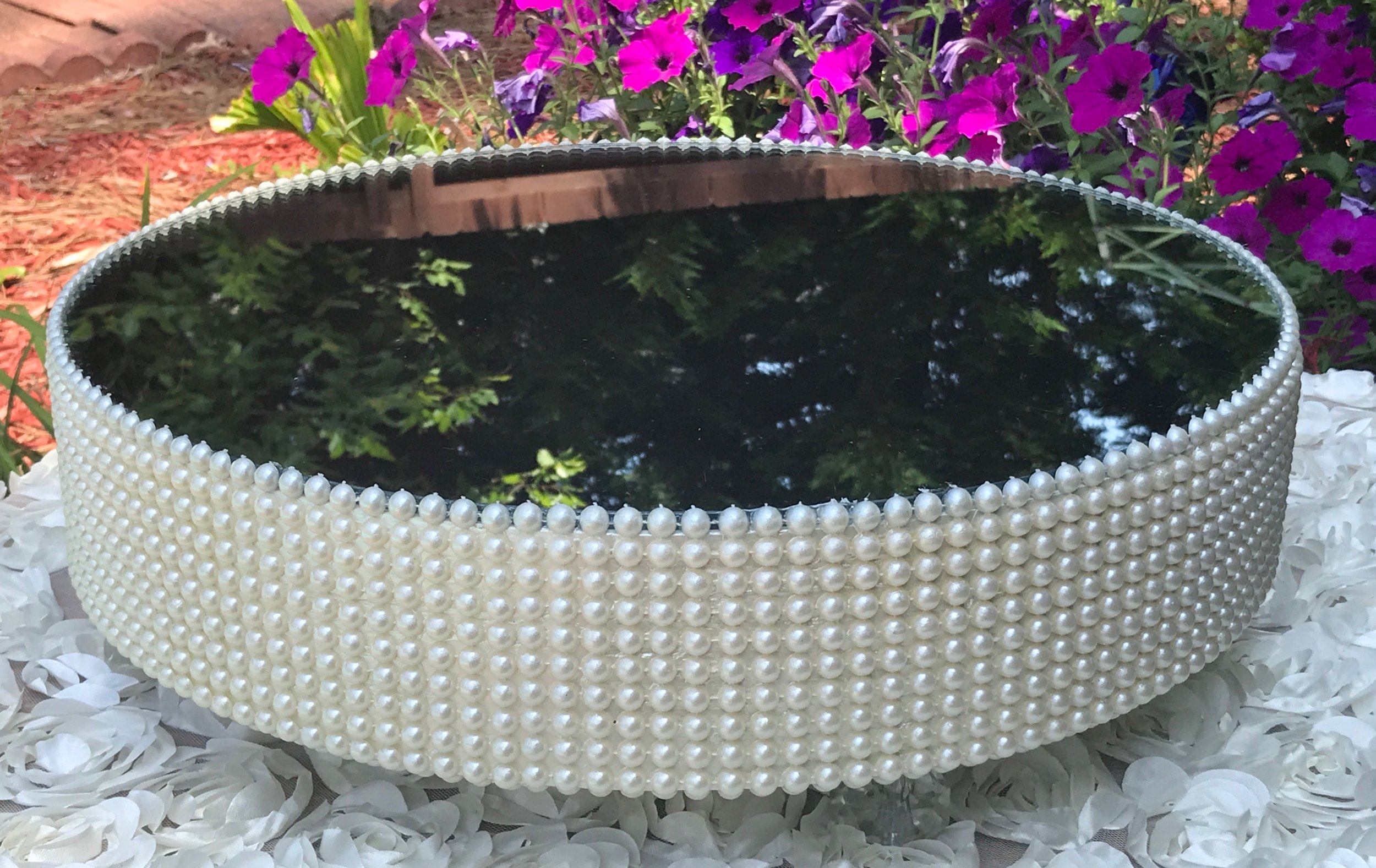 Pearl Elegance Rhinestone Cake Stand